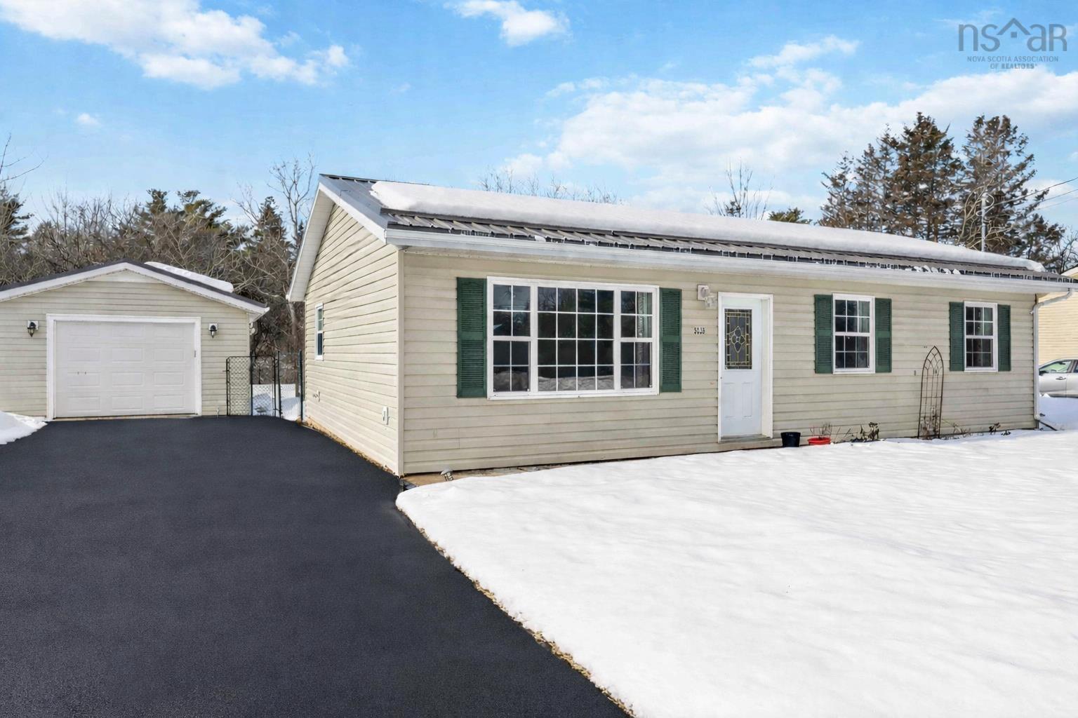 $399,900.00: 9039 Highway 10 Highway, Nictaux