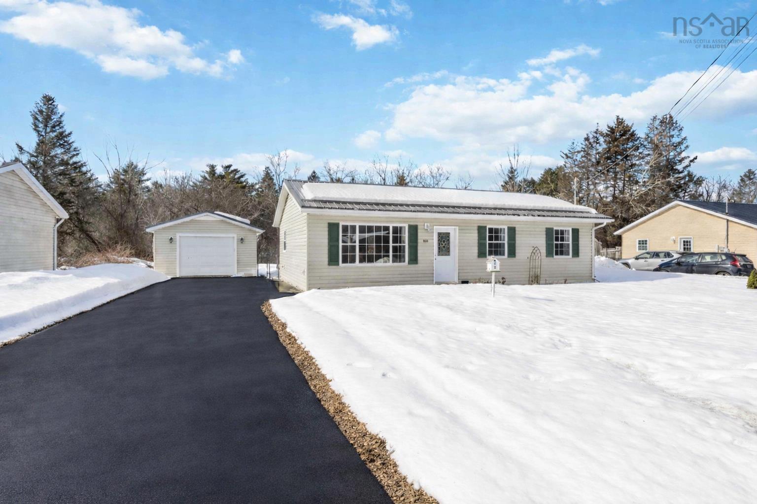 $399,900.00: 9039 Highway 10 Highway, Nictaux