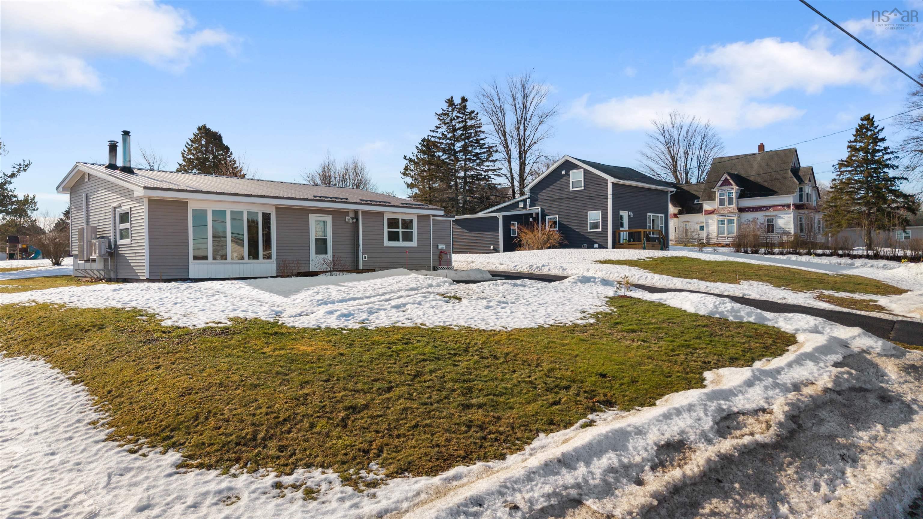 $339,900.00: 255 Victoria Street Street, Amherst