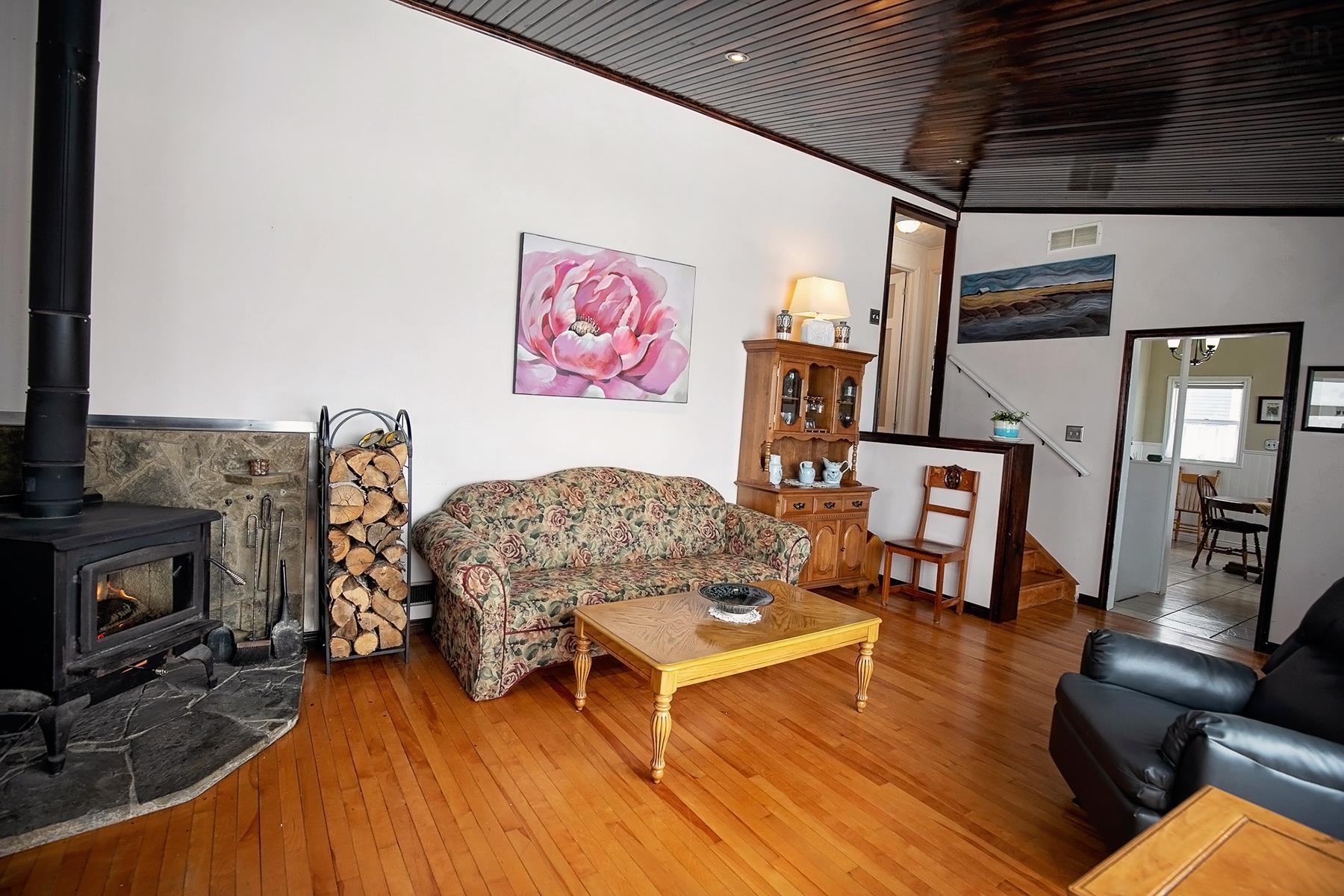 $339,900.00: 255 Victoria Street Street, Amherst