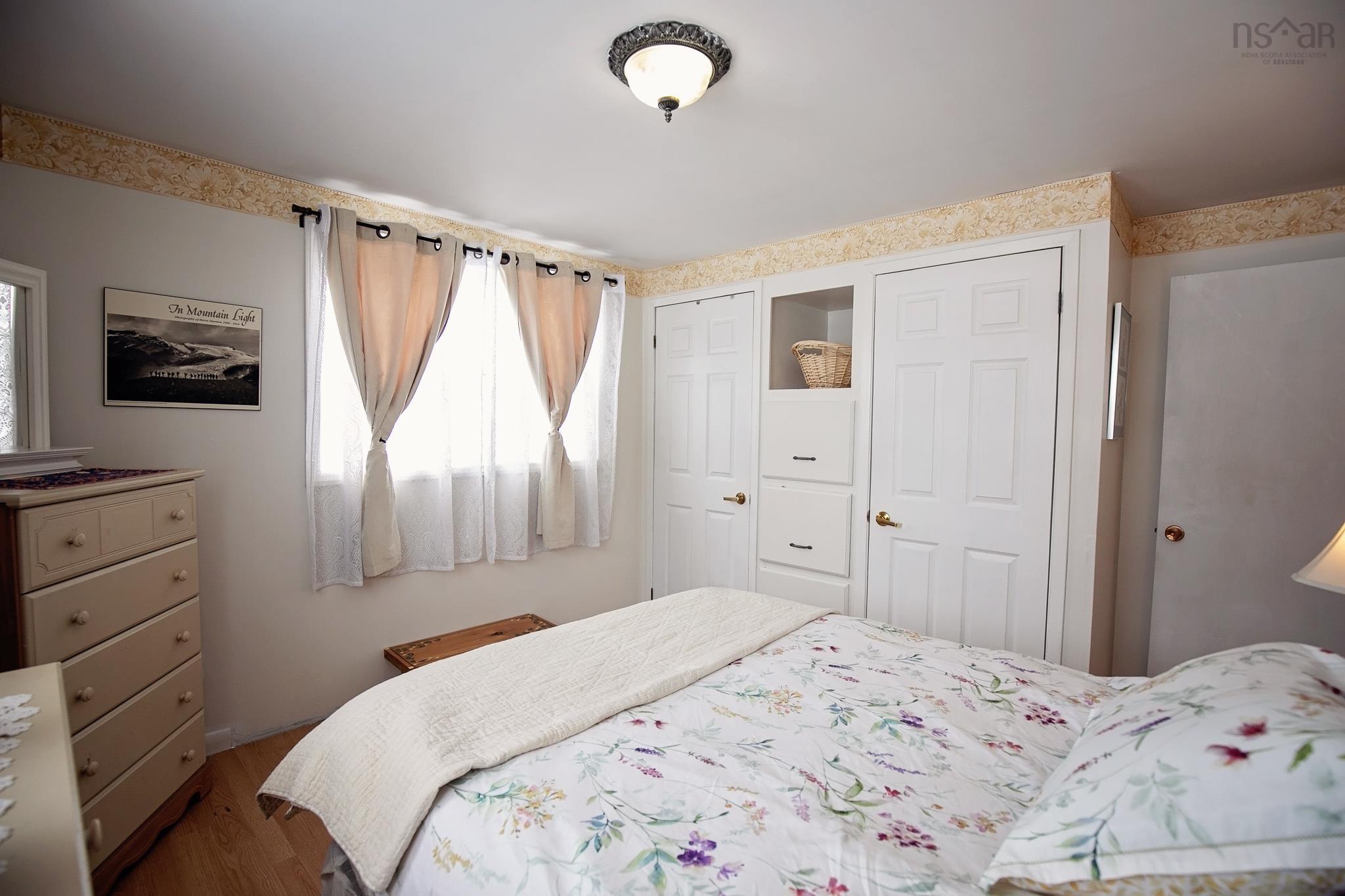 $339,900.00: 255 Victoria Street Street, Amherst