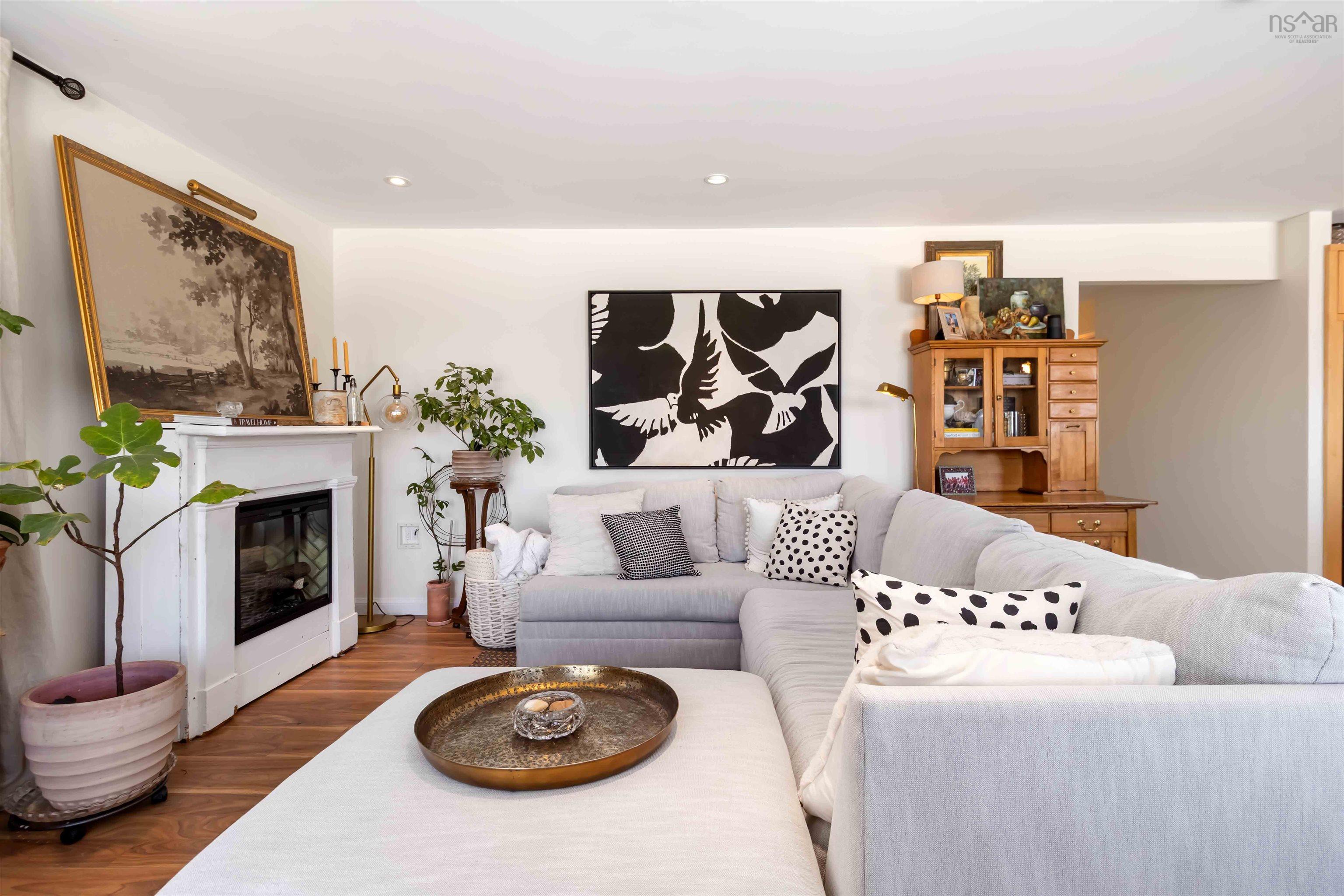 $385,000.00: 4 440 Upper Blandford Road, Deep Cove