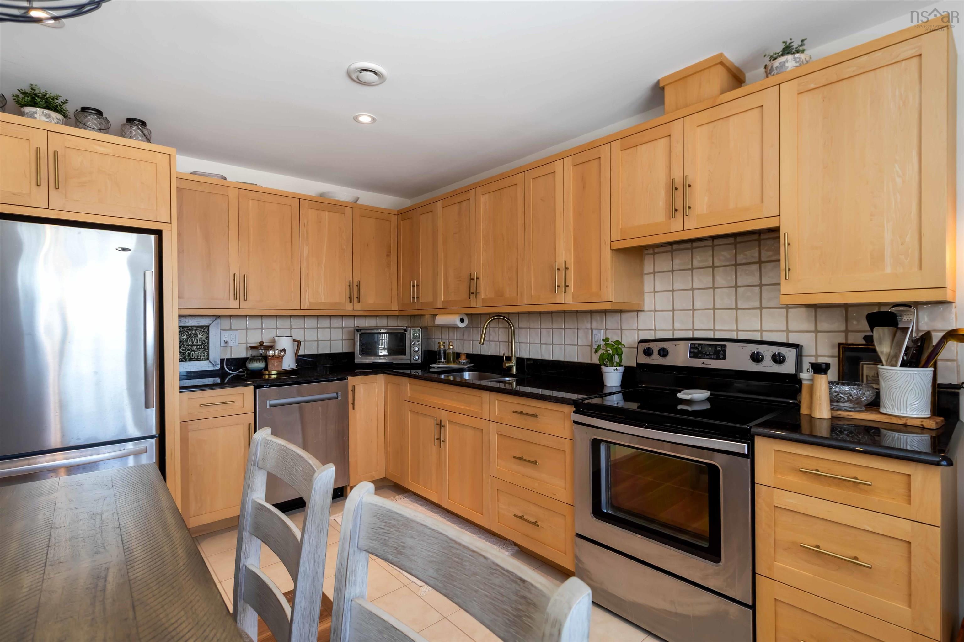 $359,900.00: 4 440 Upper Blandford Road, Deep Cove