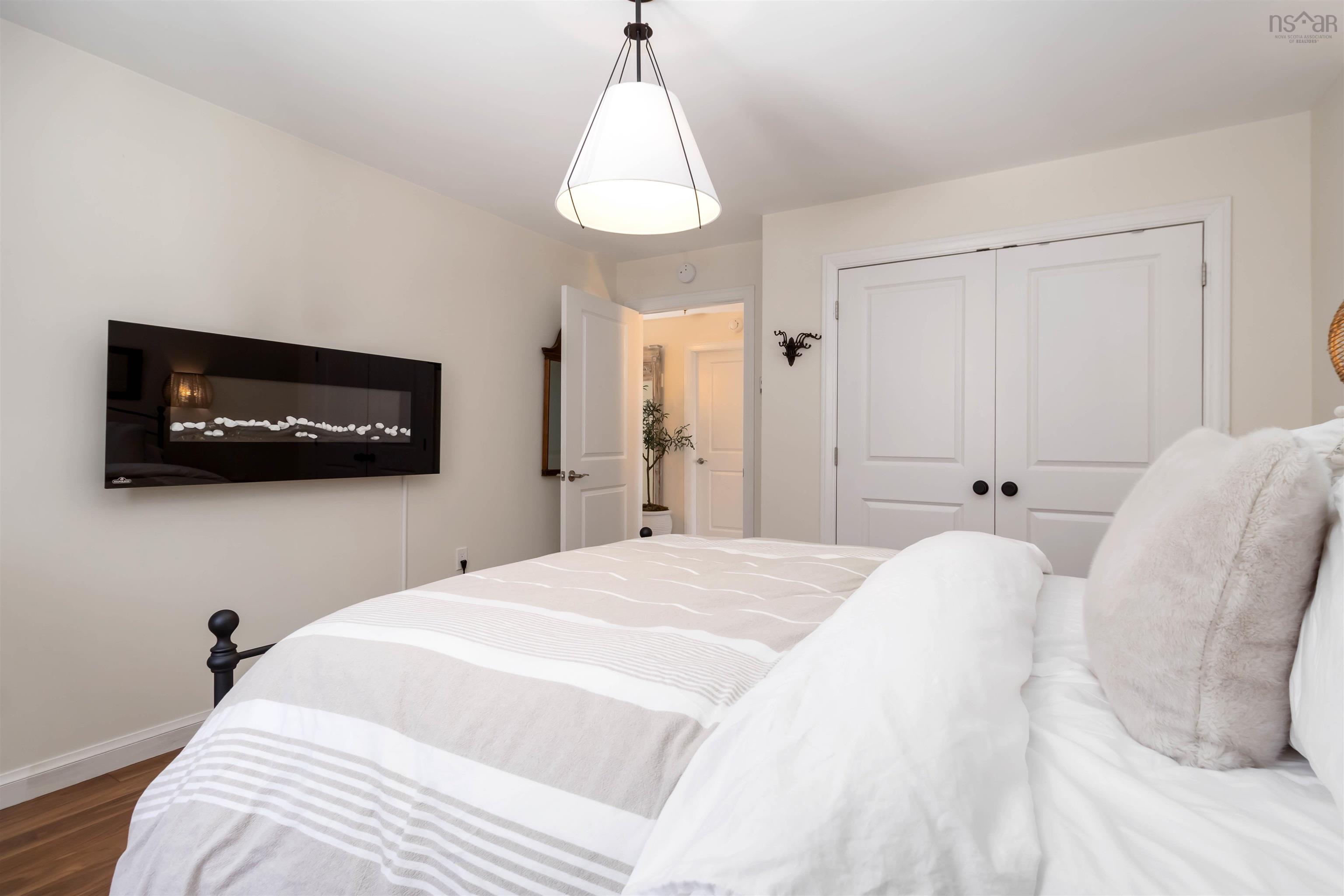 $385,000.00: 4 440 Upper Blandford Road, Deep Cove