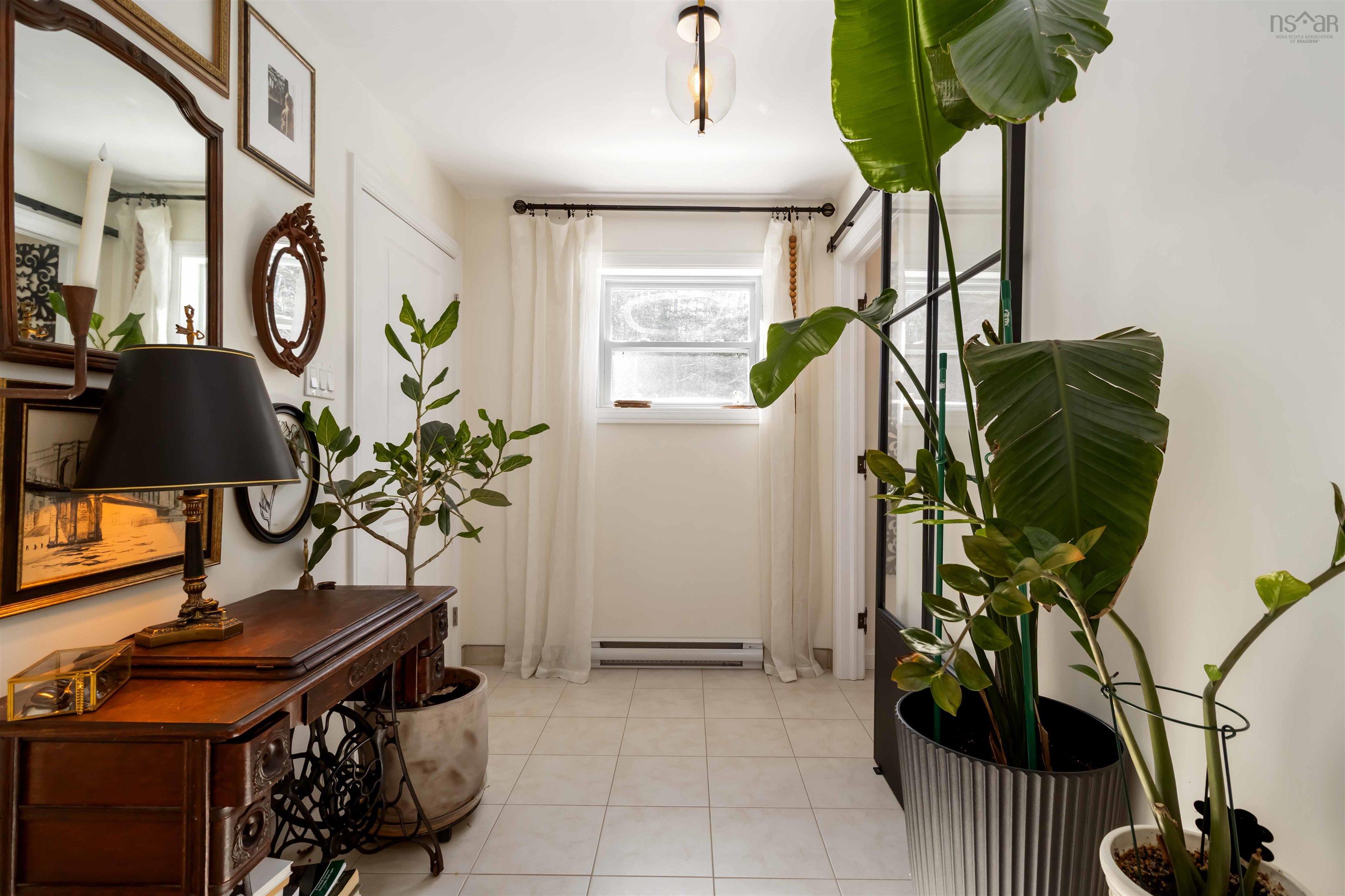 $385,000.00: 4 440 Upper Blandford Road, Deep Cove