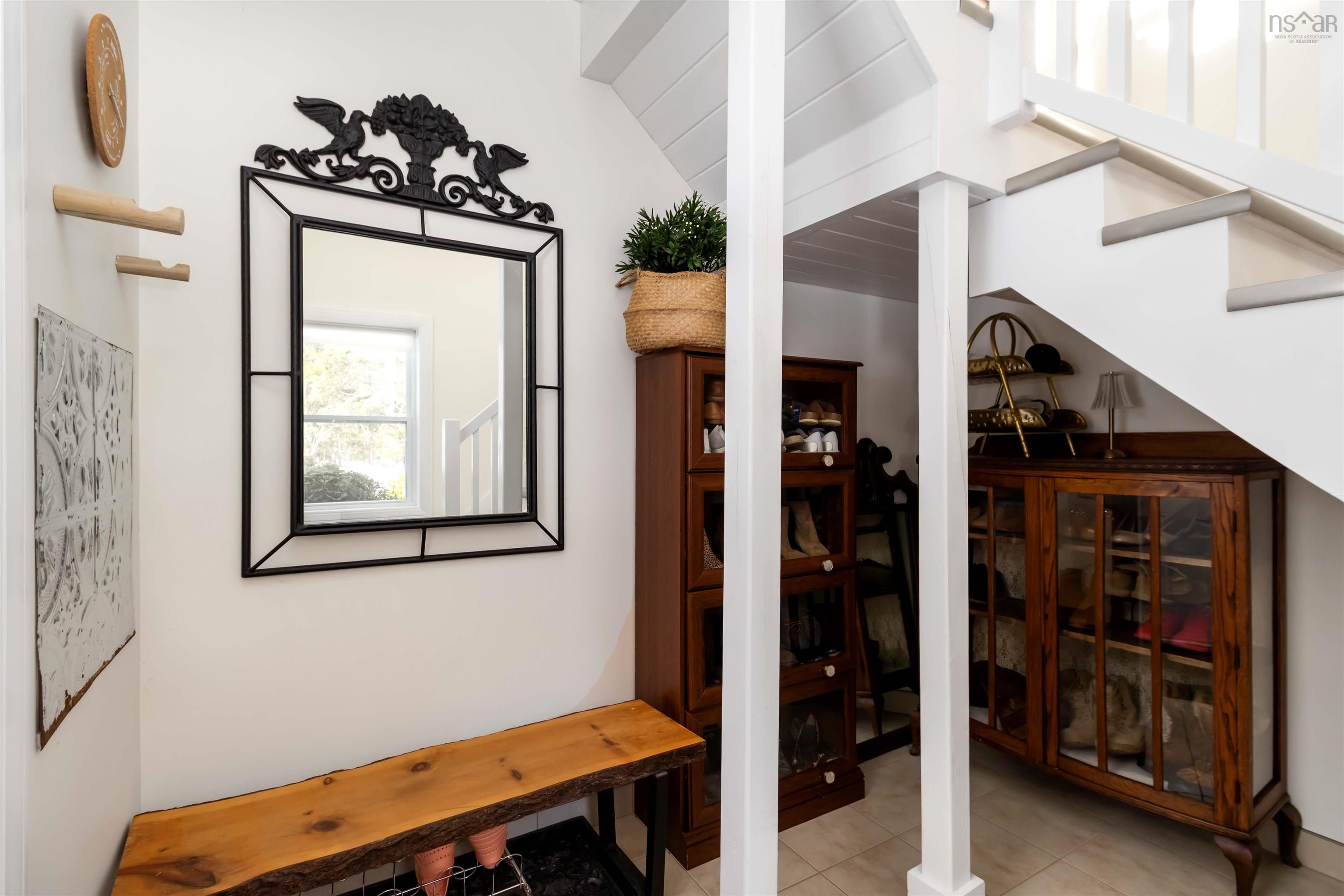 $359,900.00: 4 440 Upper Blandford Road, Deep Cove