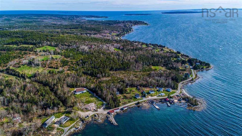 $359,900.00: 4 440 Upper Blandford Road, Deep Cove