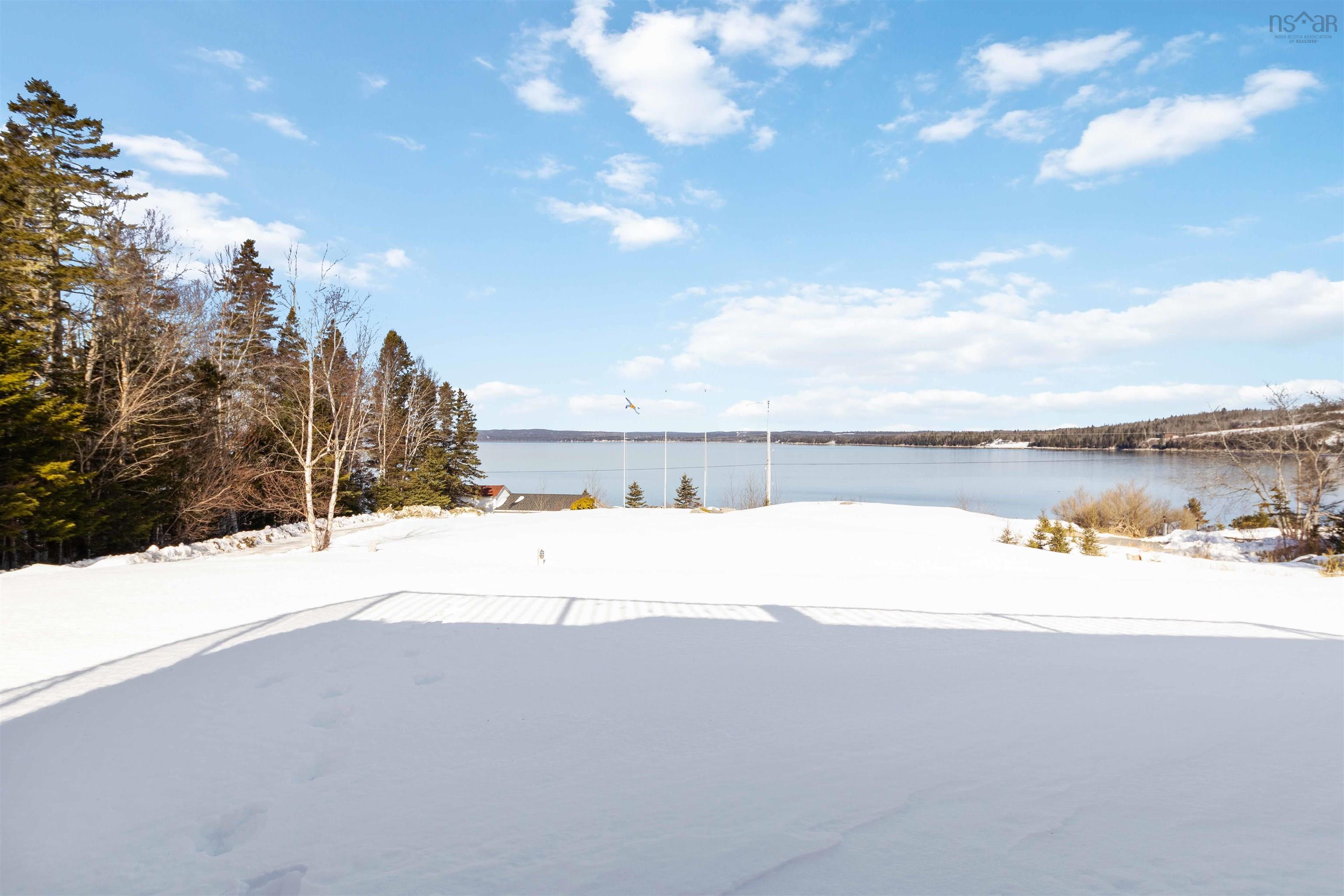 $385,000.00: 4 440 Upper Blandford Road, Deep Cove