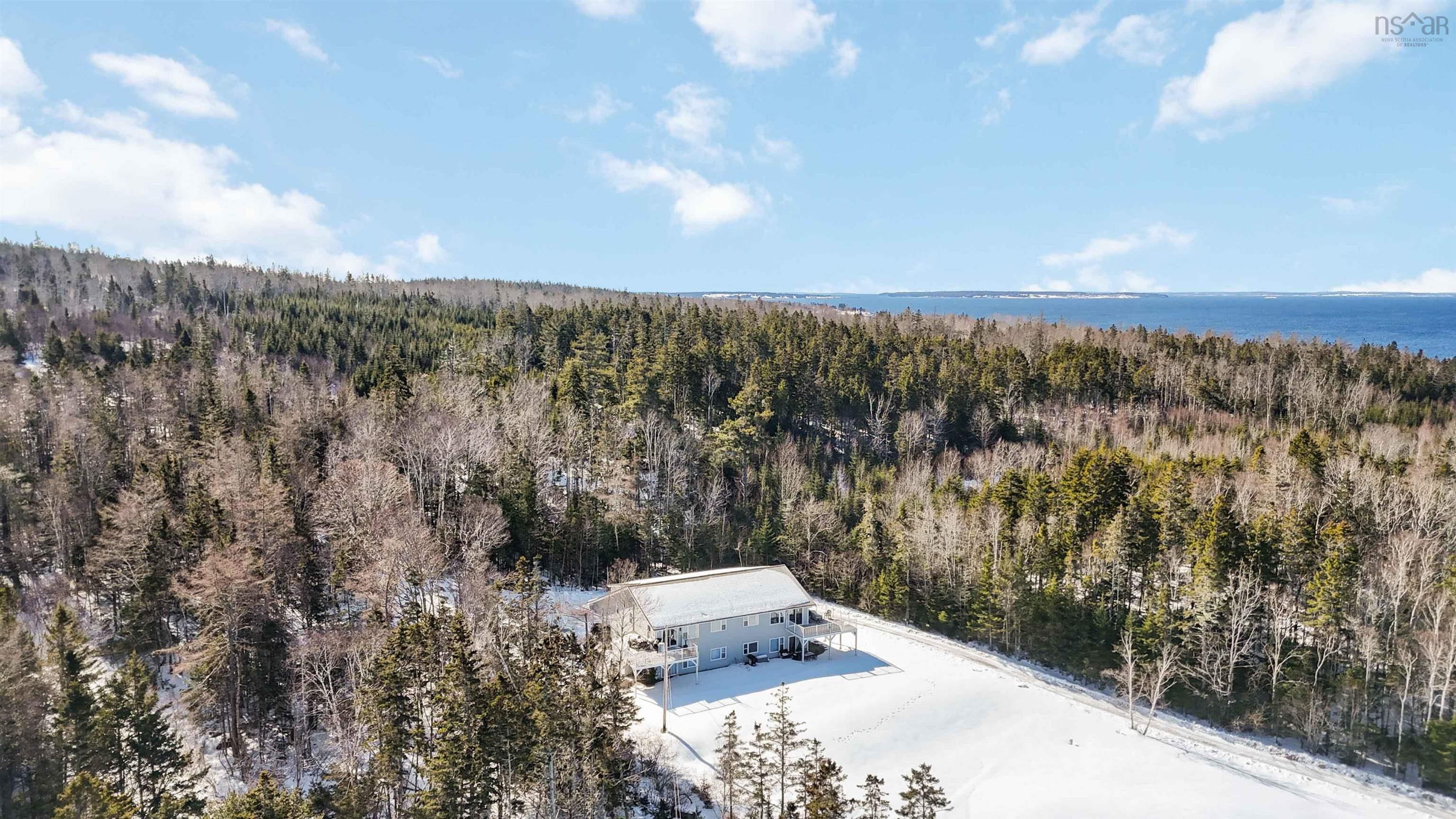 $385,000.00: 4 440 Upper Blandford Road, Deep Cove