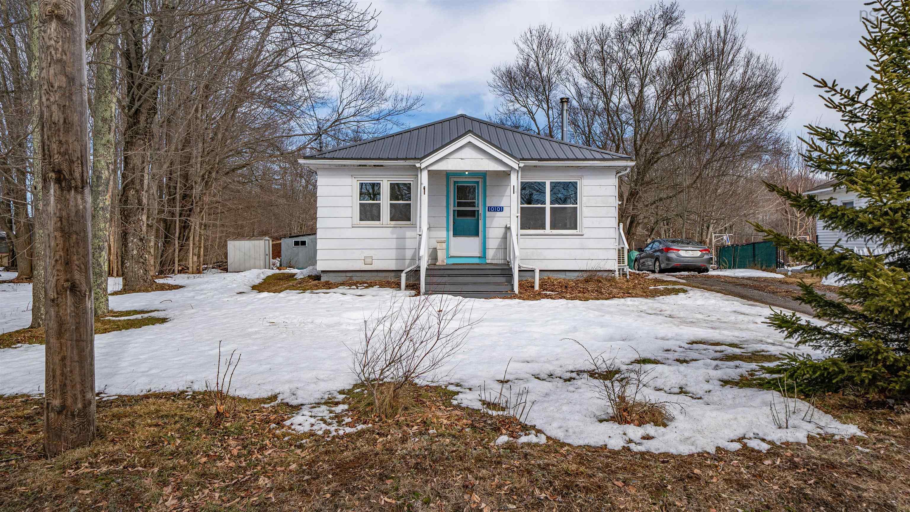 $279,900.00: 10101 Highway 221, Habitant