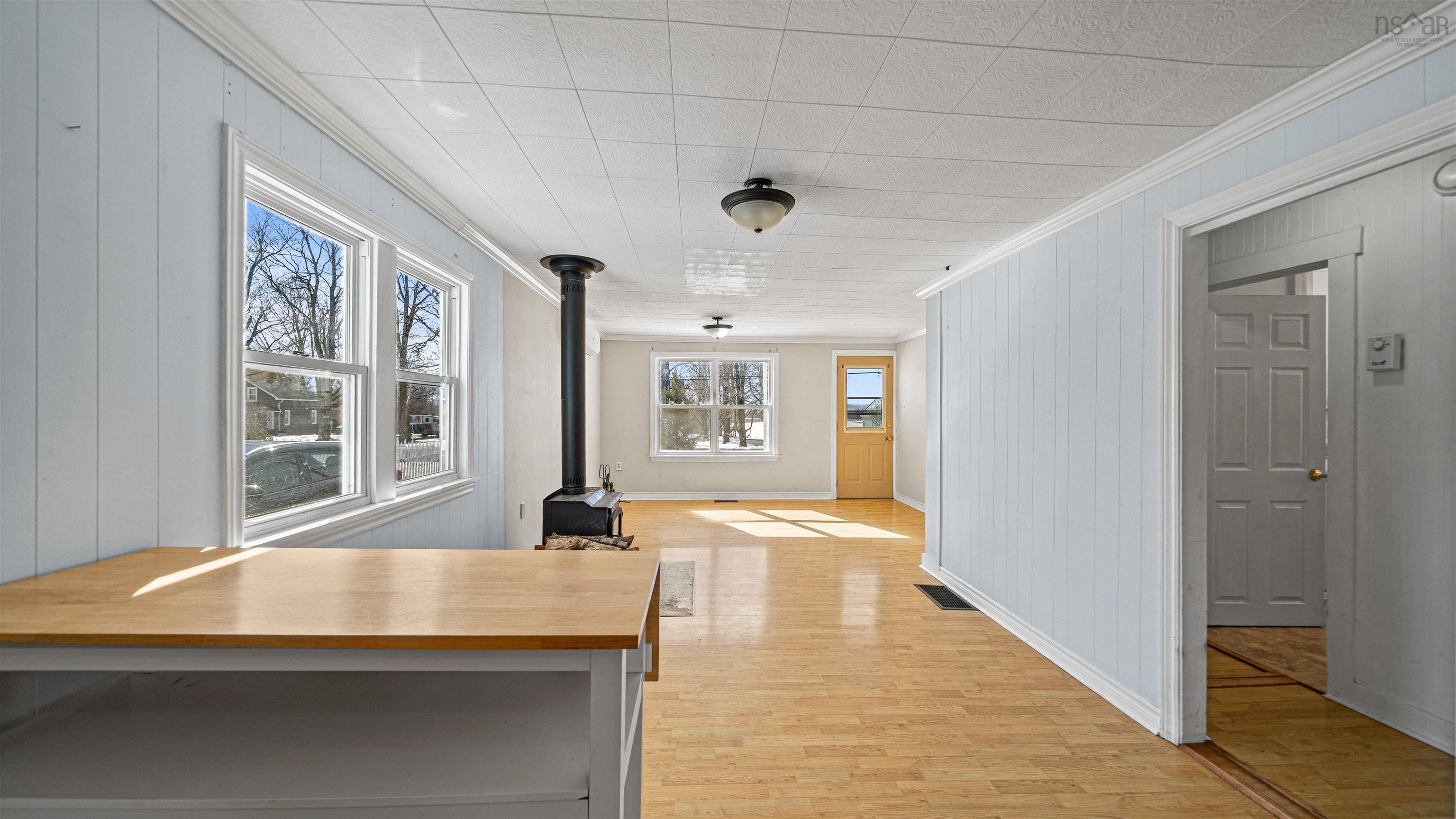 $279,900.00: 10101 Highway 221, Habitant