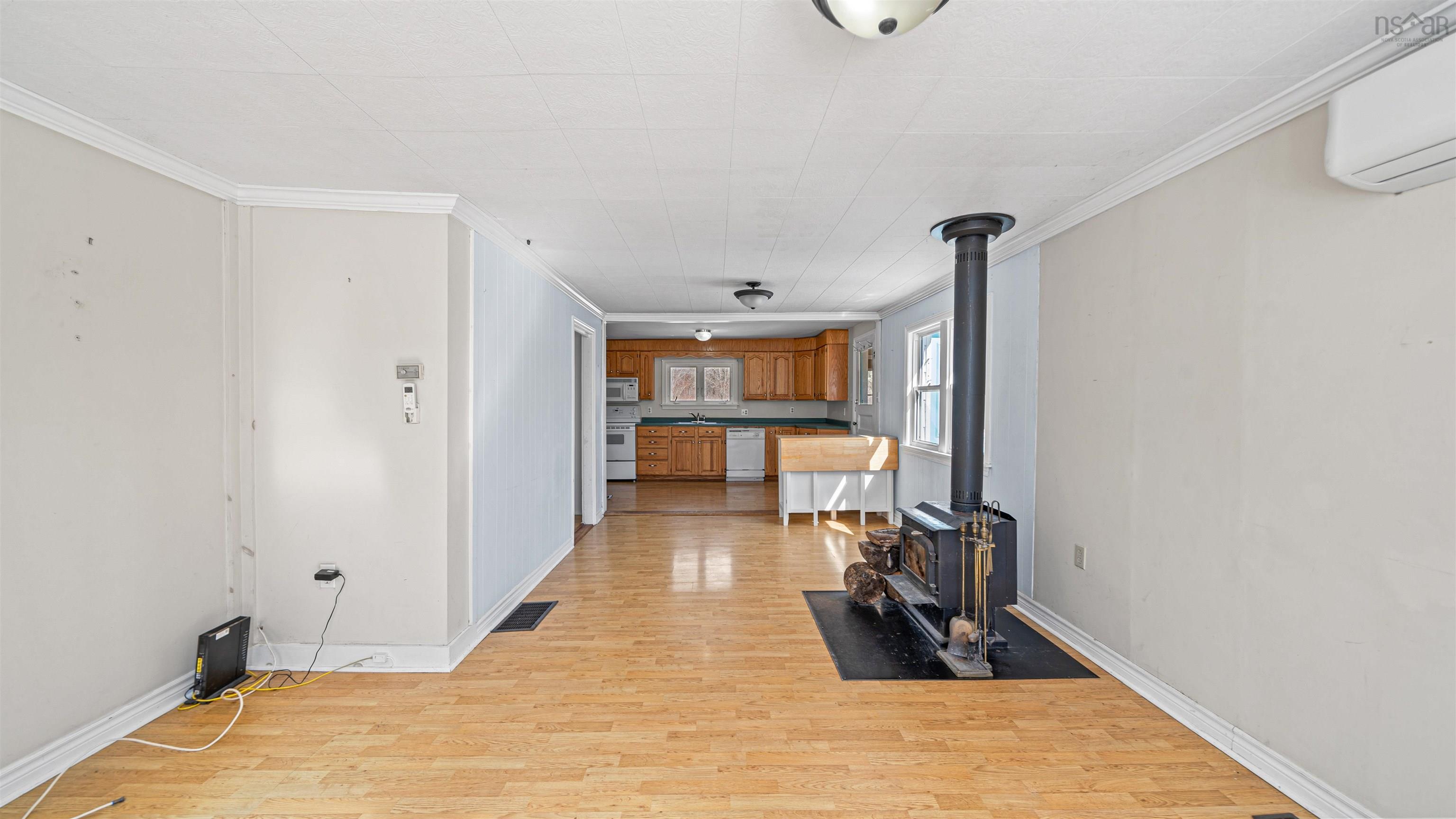 $279,900.00: 10101 Highway 221, Habitant