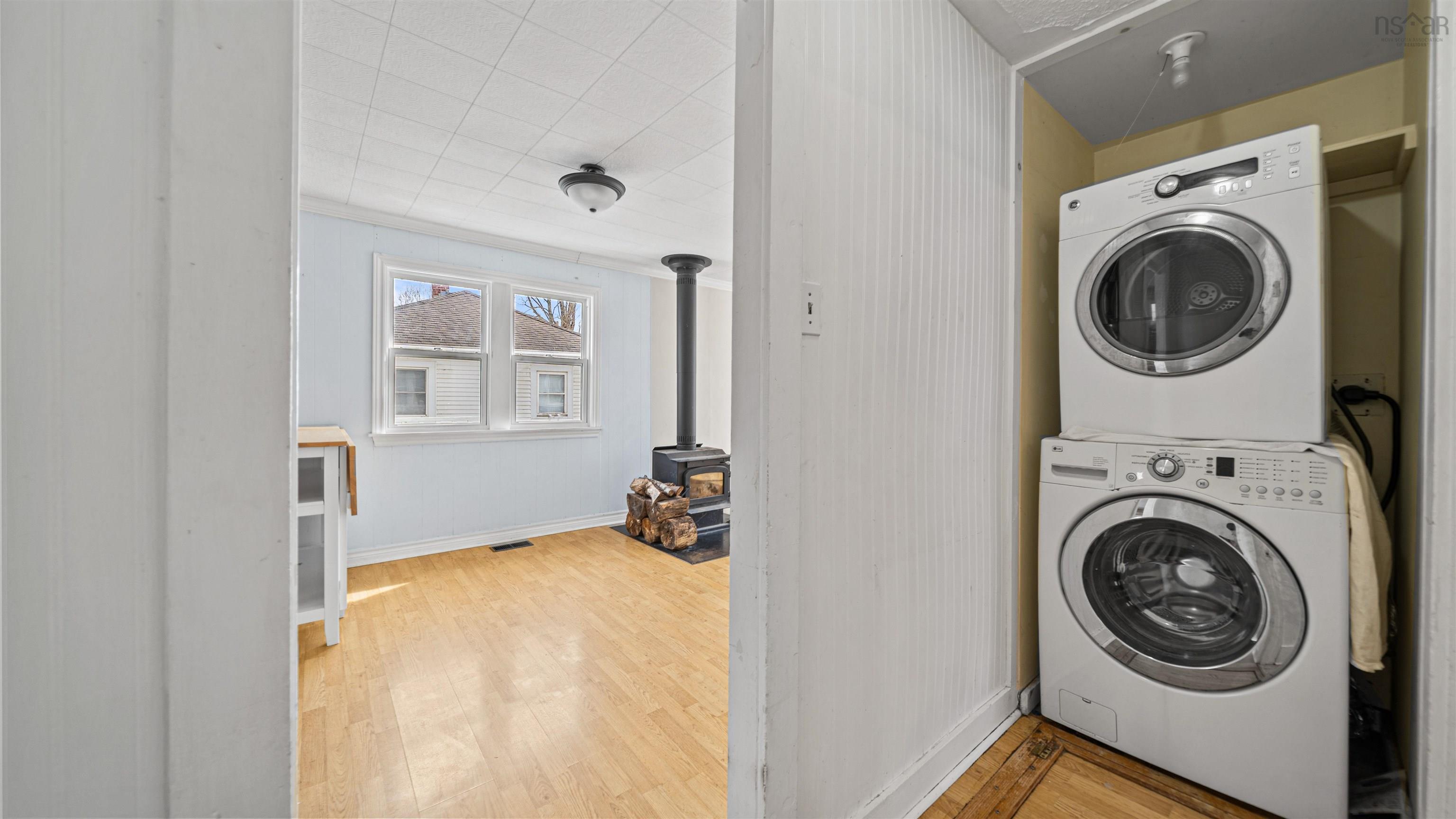 $279,900.00: 10101 Highway 221, Habitant