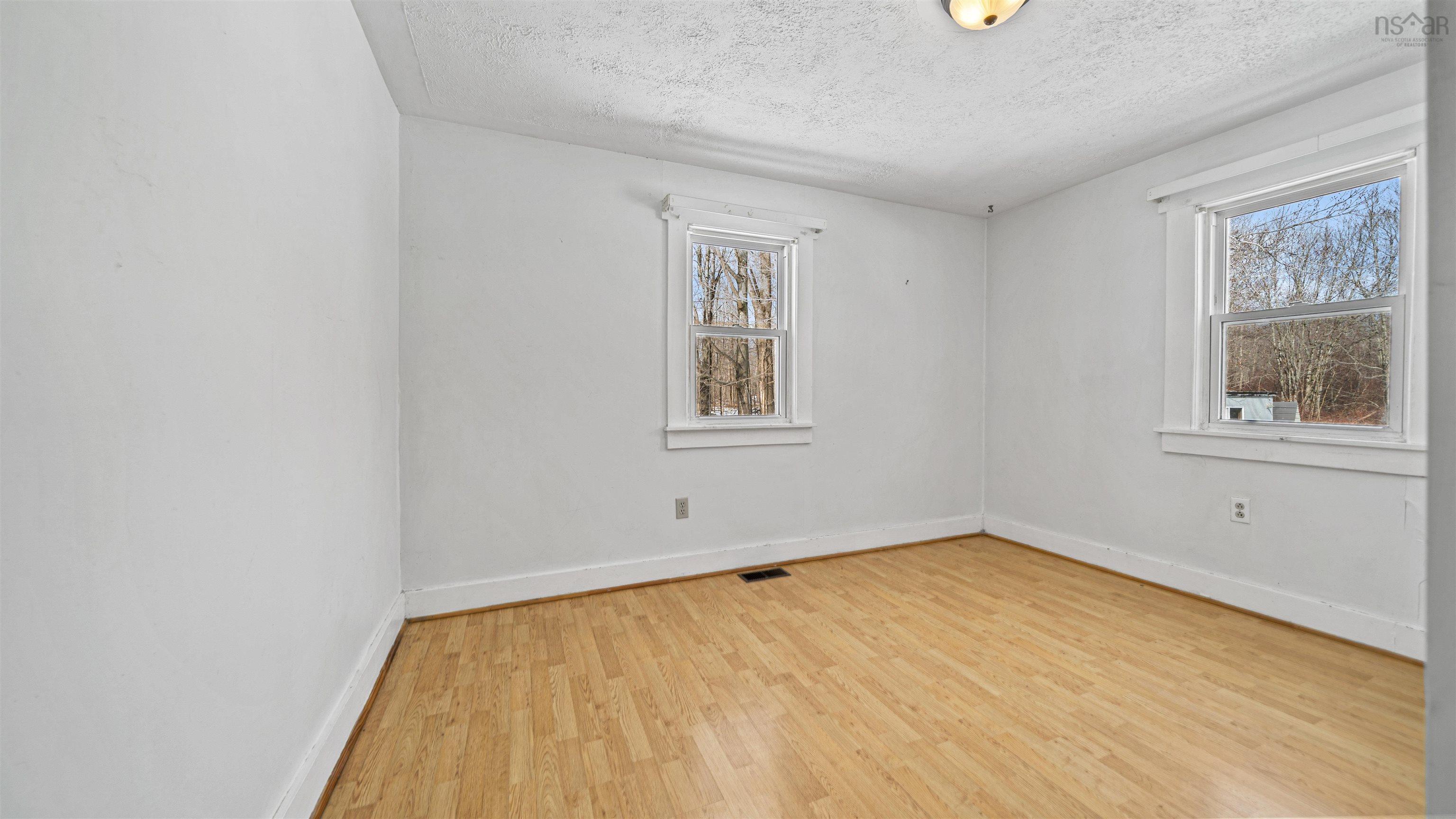 $279,900.00: 10101 Highway 221, Habitant