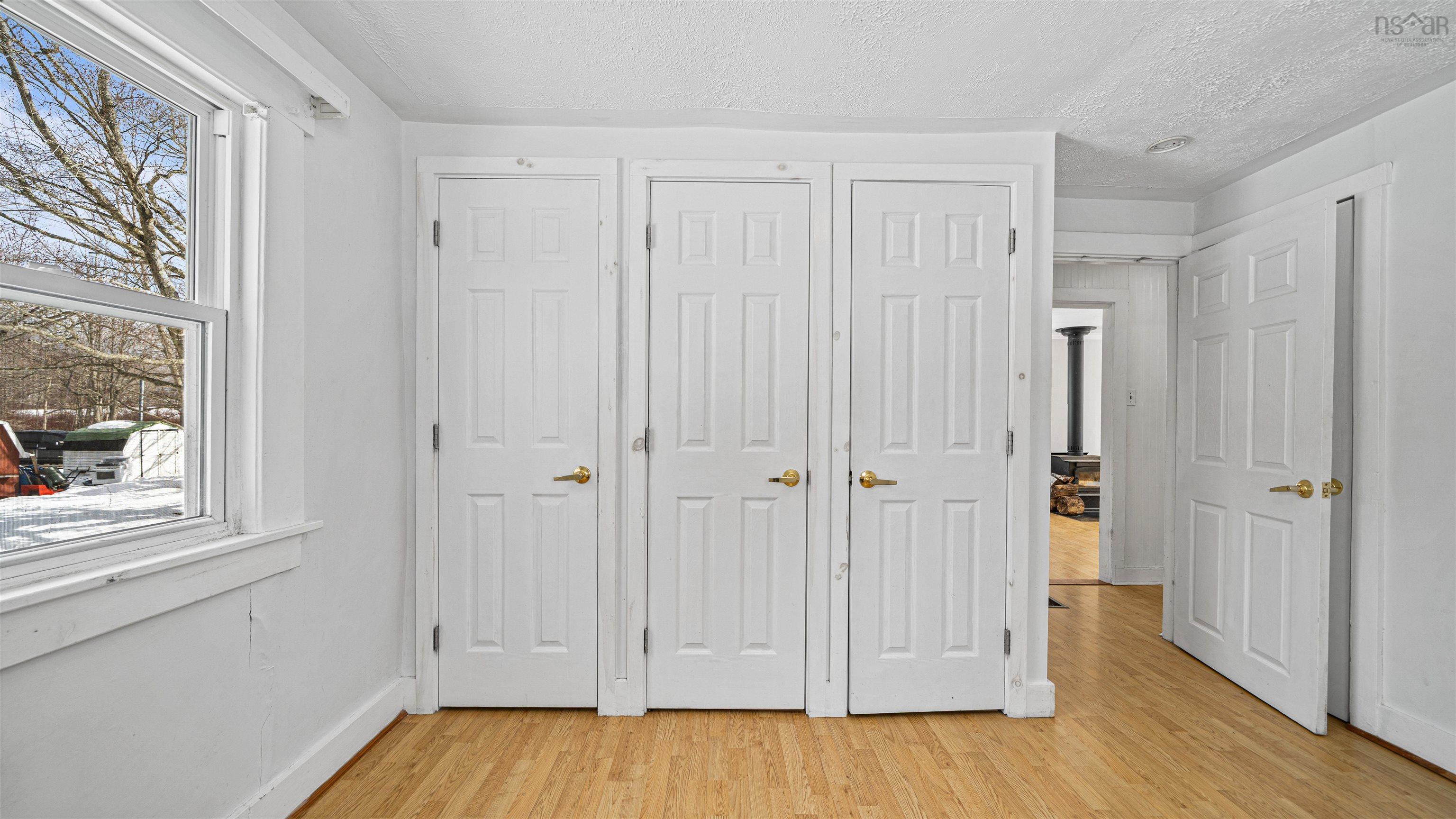 $279,900.00: 10101 Highway 221, Habitant