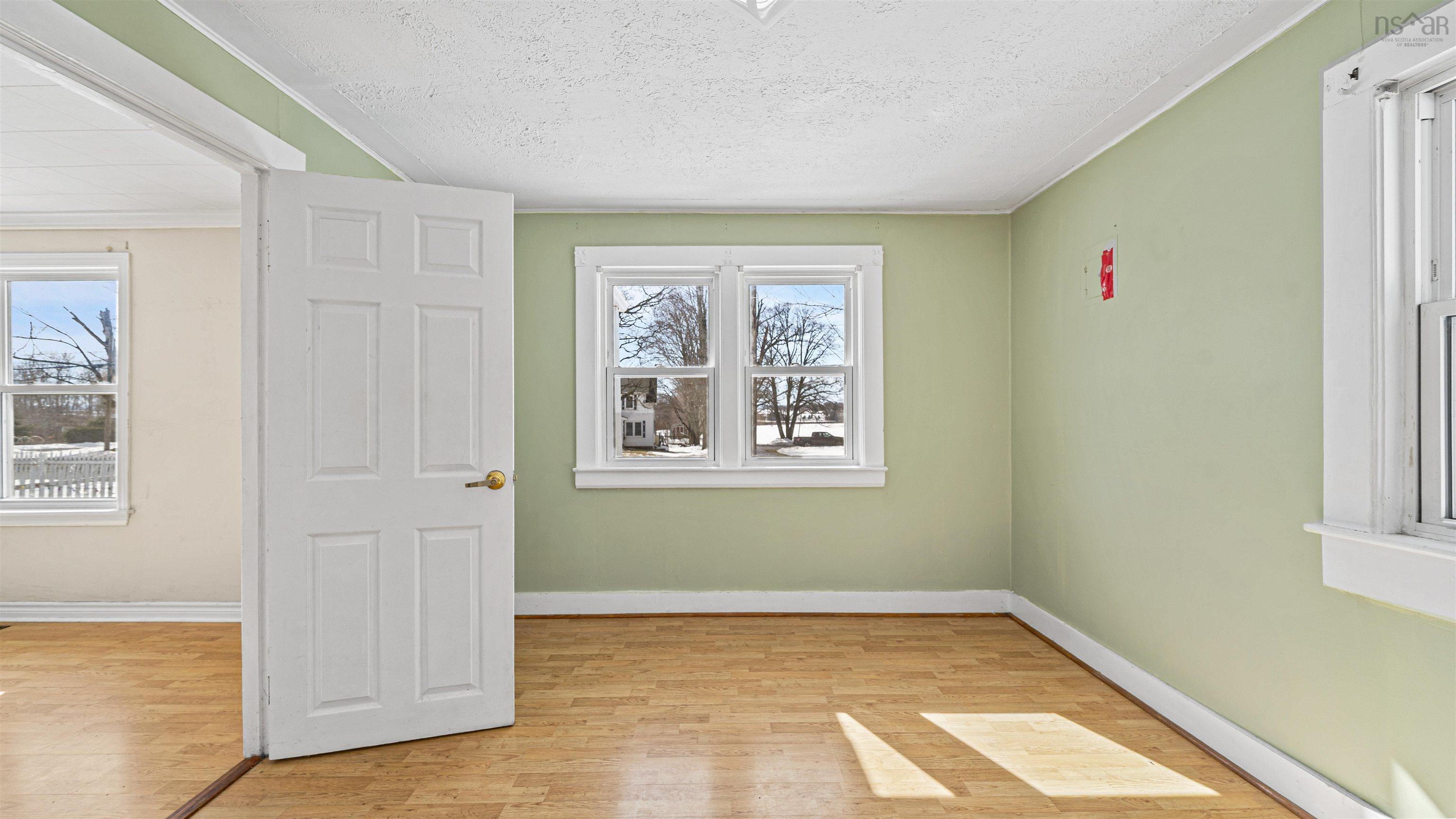 $279,900.00: 10101 Highway 221, Habitant