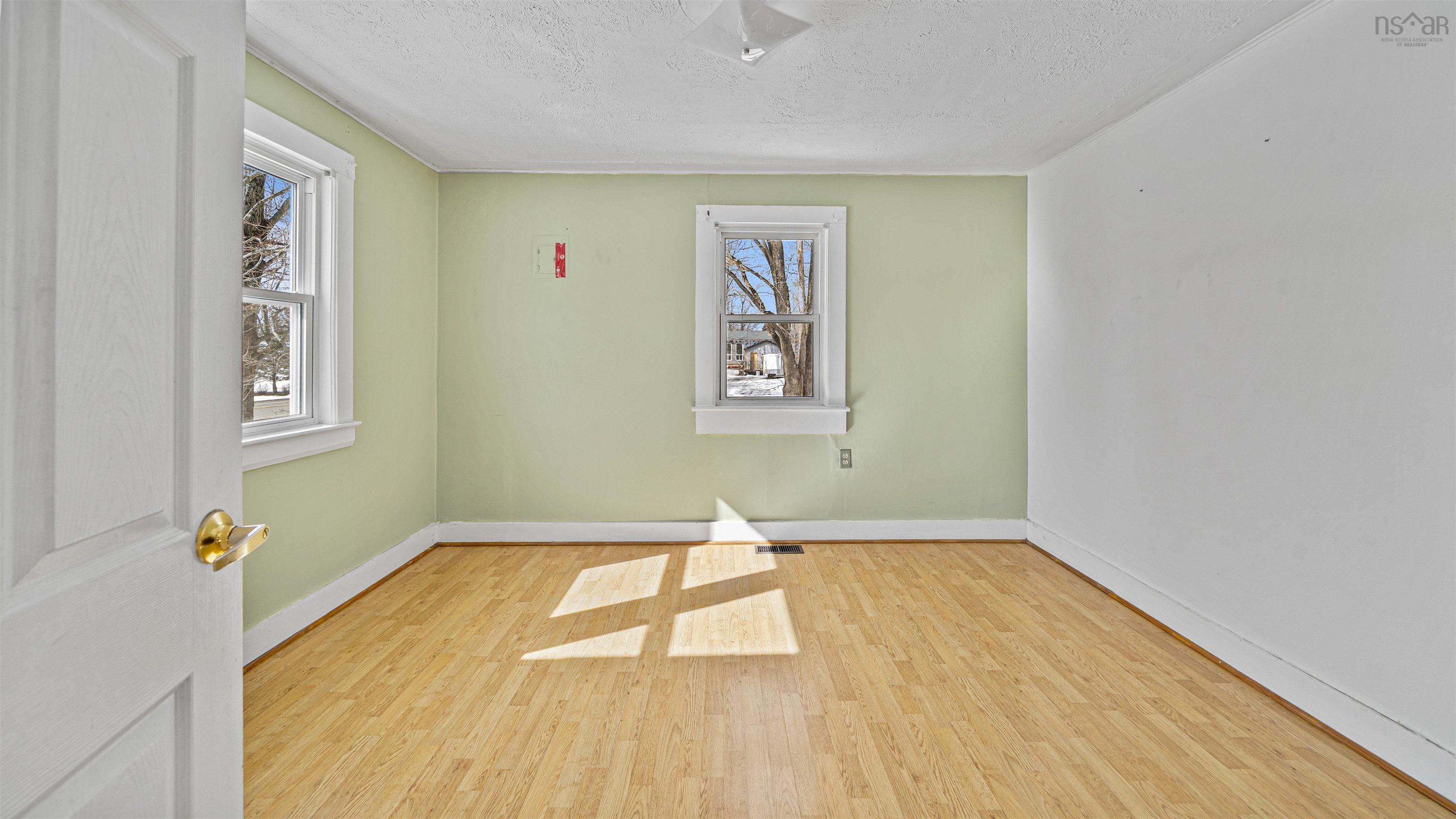 $279,900.00: 10101 Highway 221, Habitant