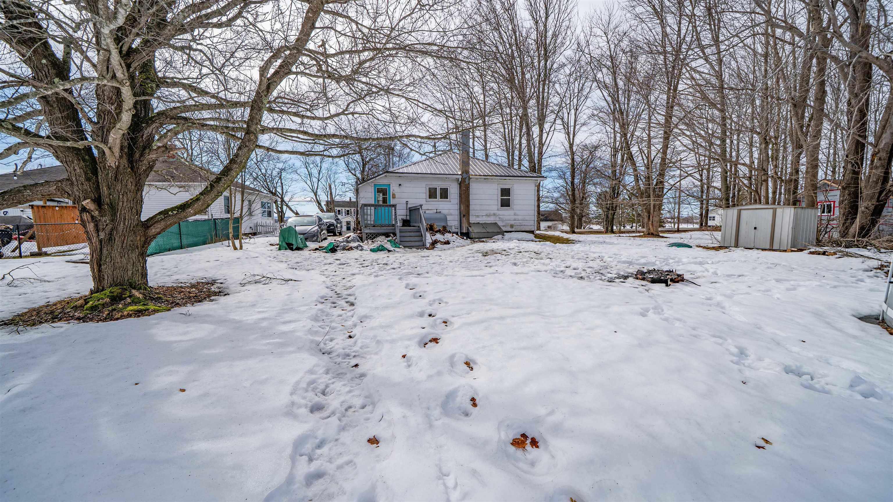 $279,900.00: 10101 Highway 221, Habitant