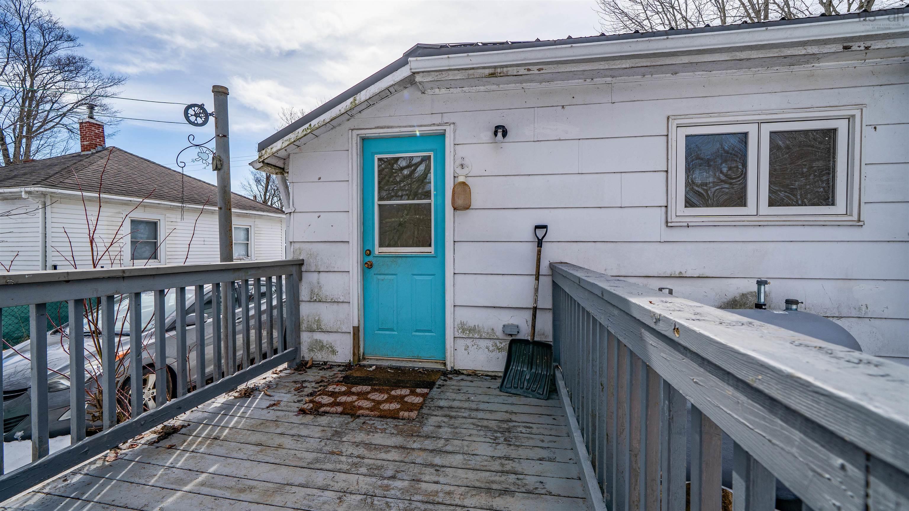 $279,900.00: 10101 Highway 221, Habitant