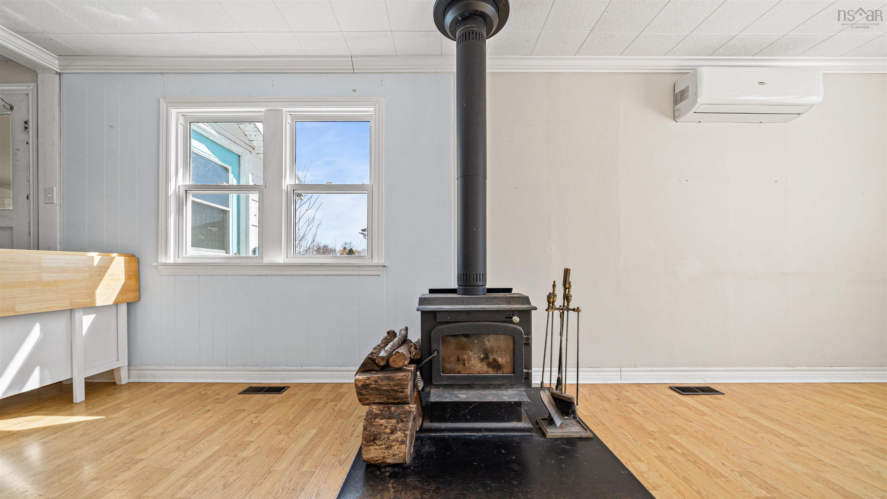 $279,900.00: 10101 Highway 221, Habitant