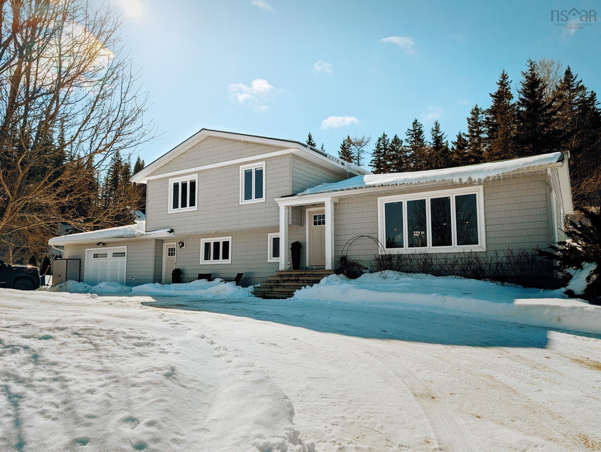 $750,000.00: 10055 19 Highway, Southwest Mabou