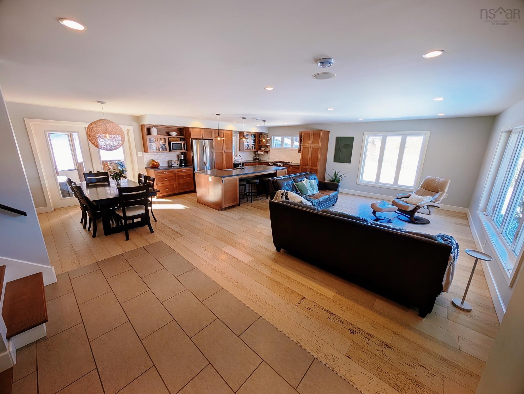 $750,000.00: 10055 19 Highway, Southwest Mabou