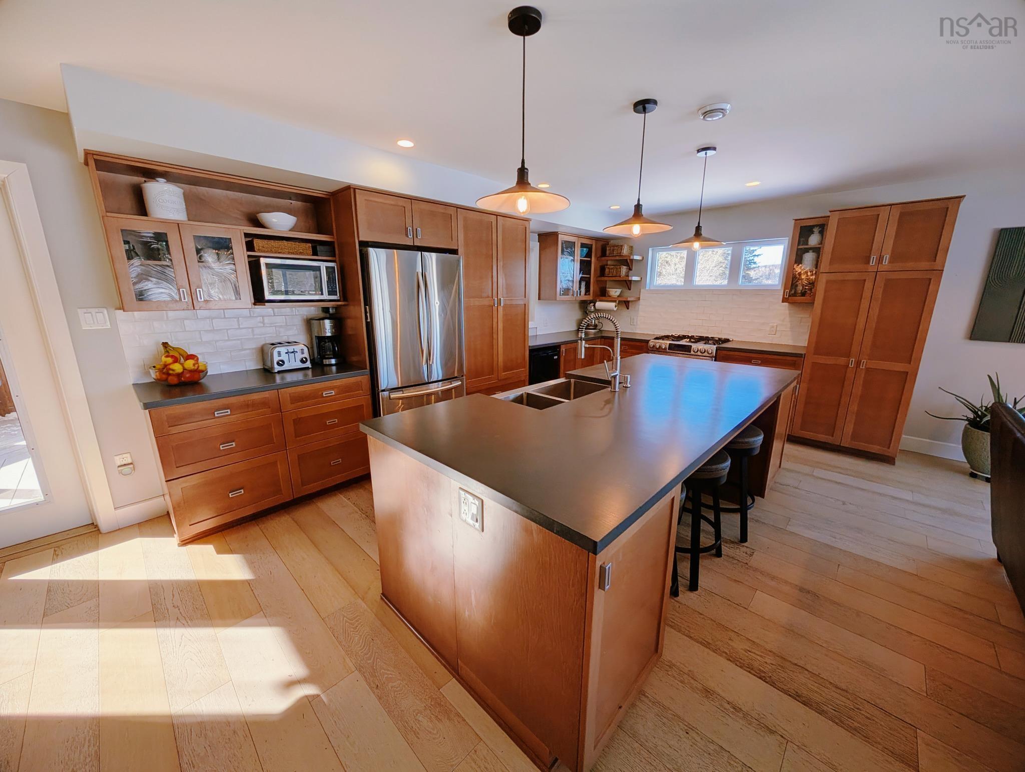 $750,000.00: 10055 19 Highway, Southwest Mabou