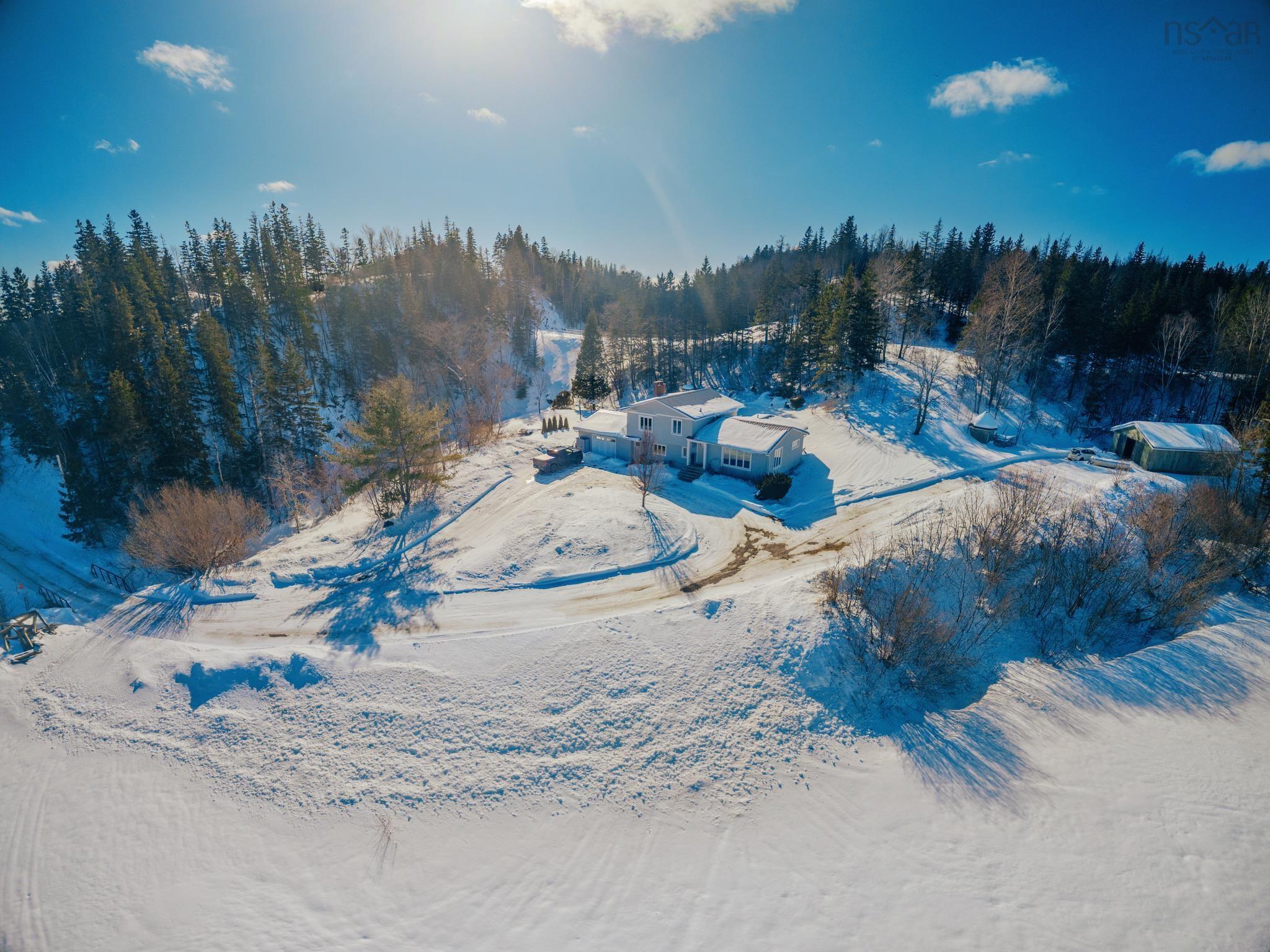 $750,000.00: 10055 19 Highway, Southwest Mabou