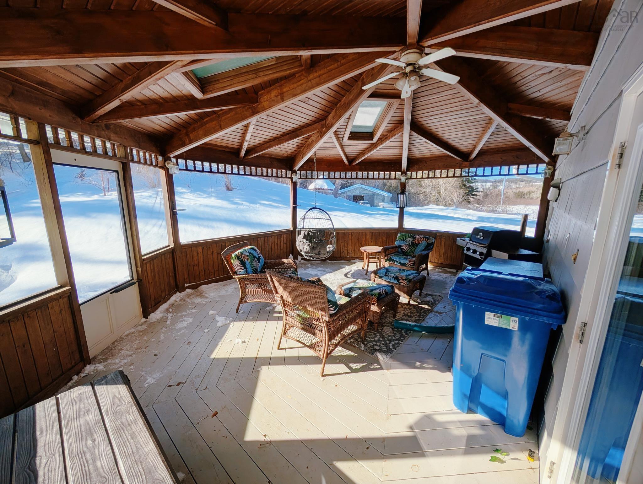 $750,000.00: 10055 19 Highway, Southwest Mabou