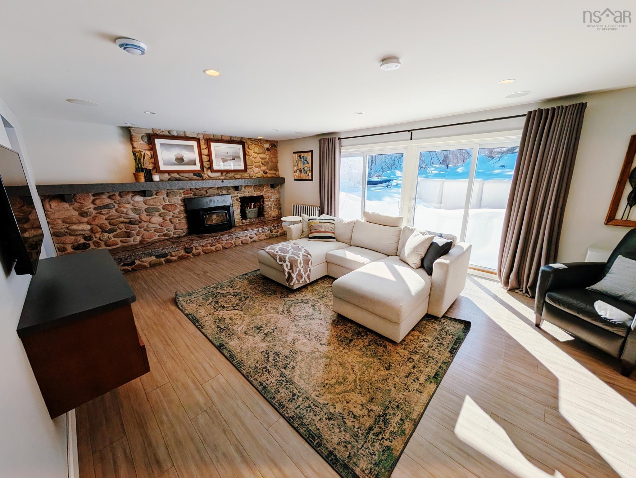 $750,000.00: 10055 19 Highway, Southwest Mabou