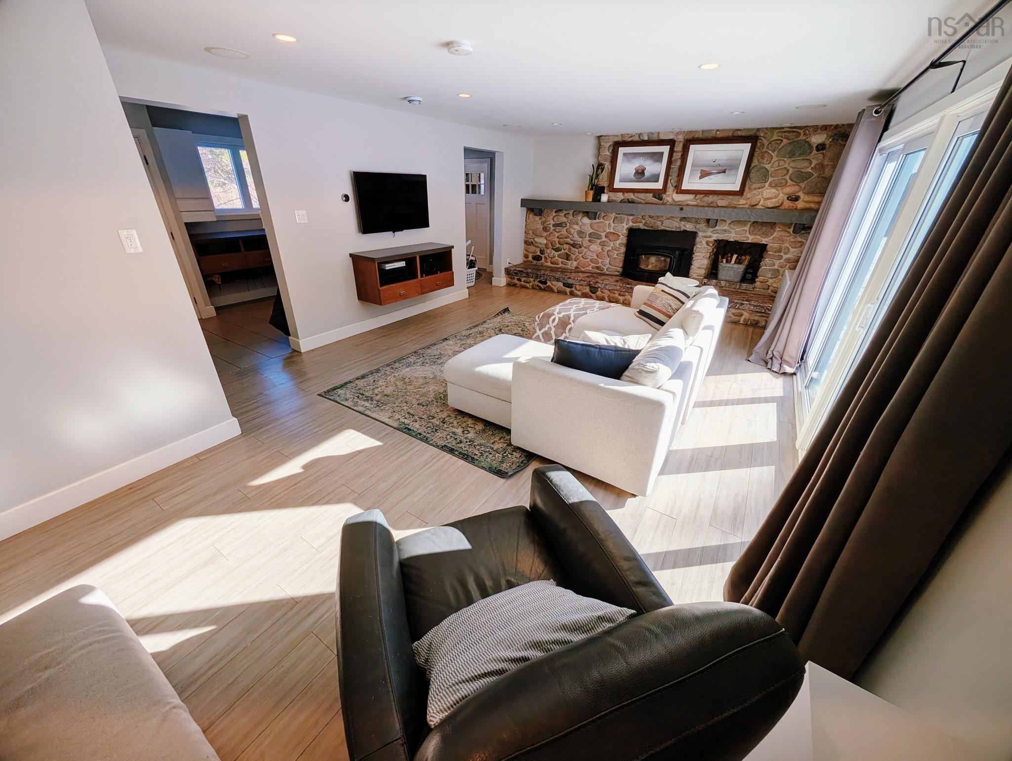 $750,000.00: 10055 19 Highway, Southwest Mabou