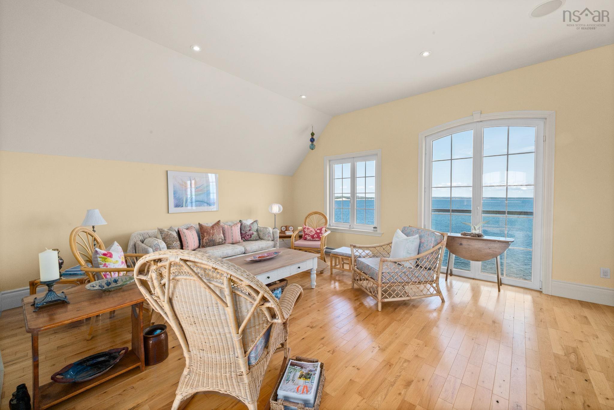 $2,899,000.00: 73 Kestrel Court, Halibut Bay