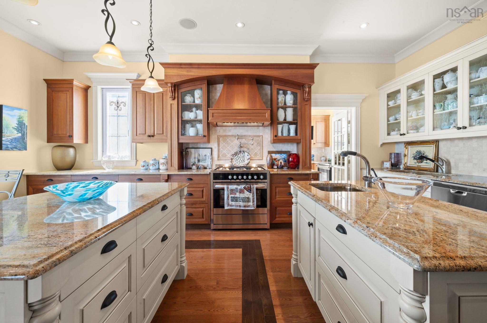 $2,899,000.00: 73 Kestrel Court, Halibut Bay