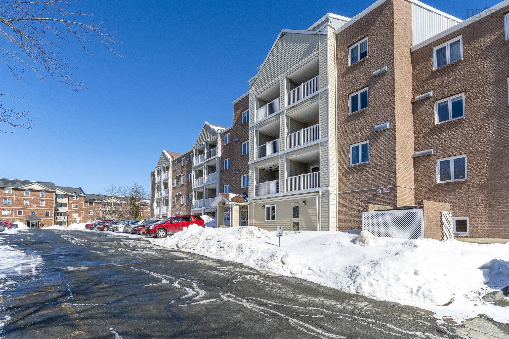 $325,000.00: 308 15 Langbrae Drive, Clayton Park