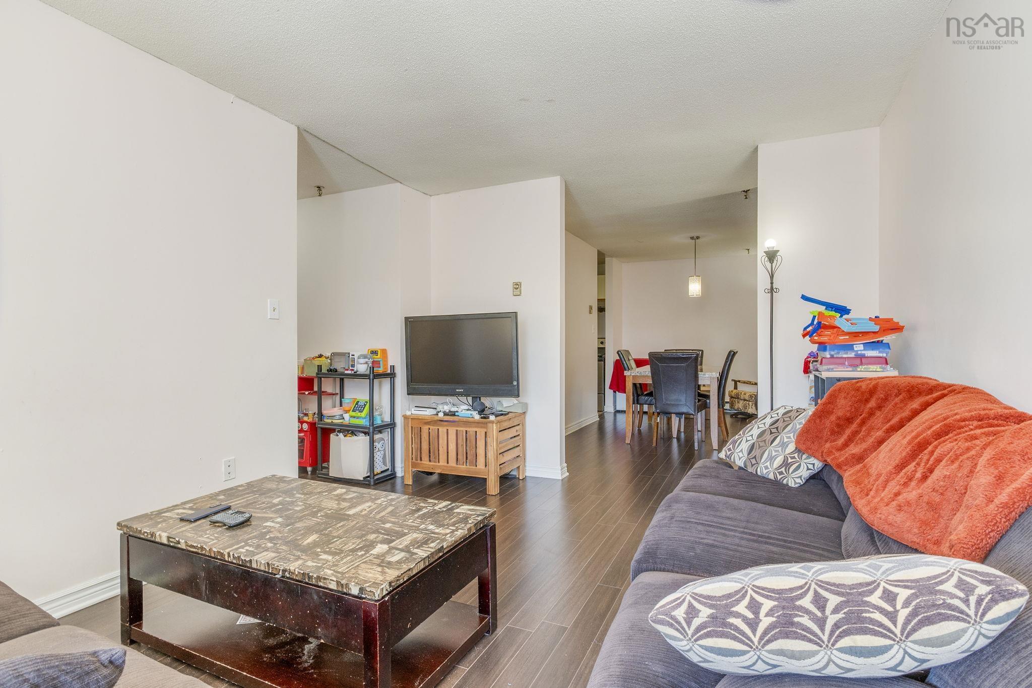 $325,000.00: 308 15 Langbrae Drive, Clayton Park