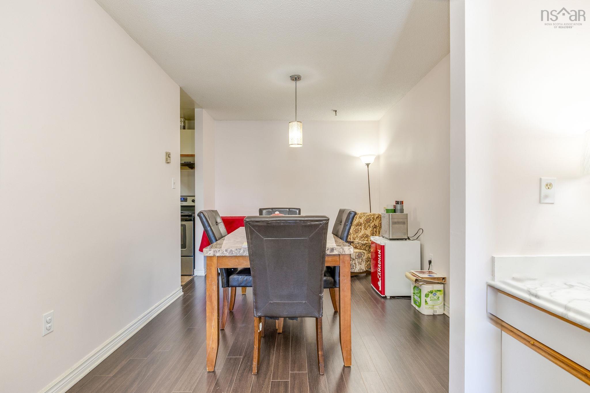 $325,000.00: 308 15 Langbrae Drive, Clayton Park