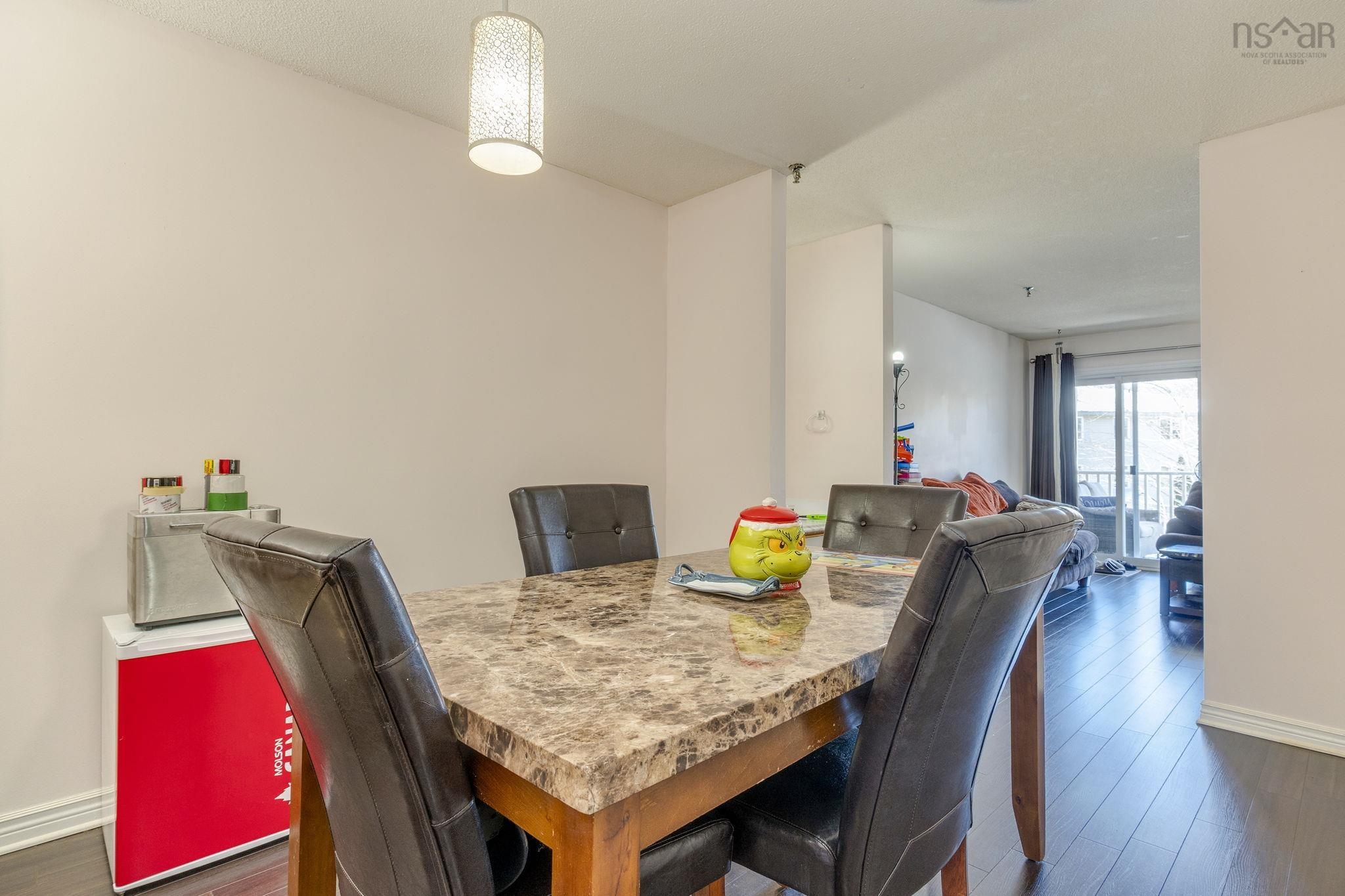 $325,000.00: 308 15 Langbrae Drive, Clayton Park