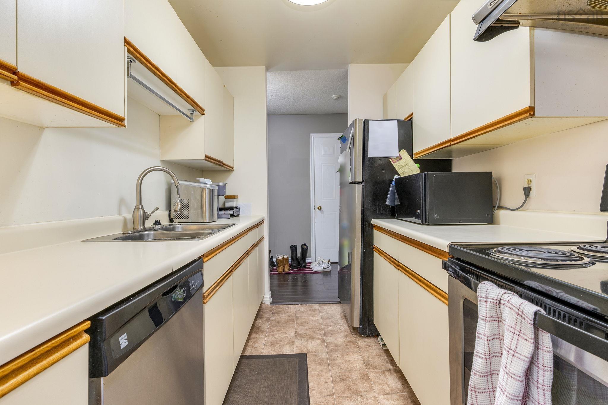 $325,000.00: 308 15 Langbrae Drive, Clayton Park