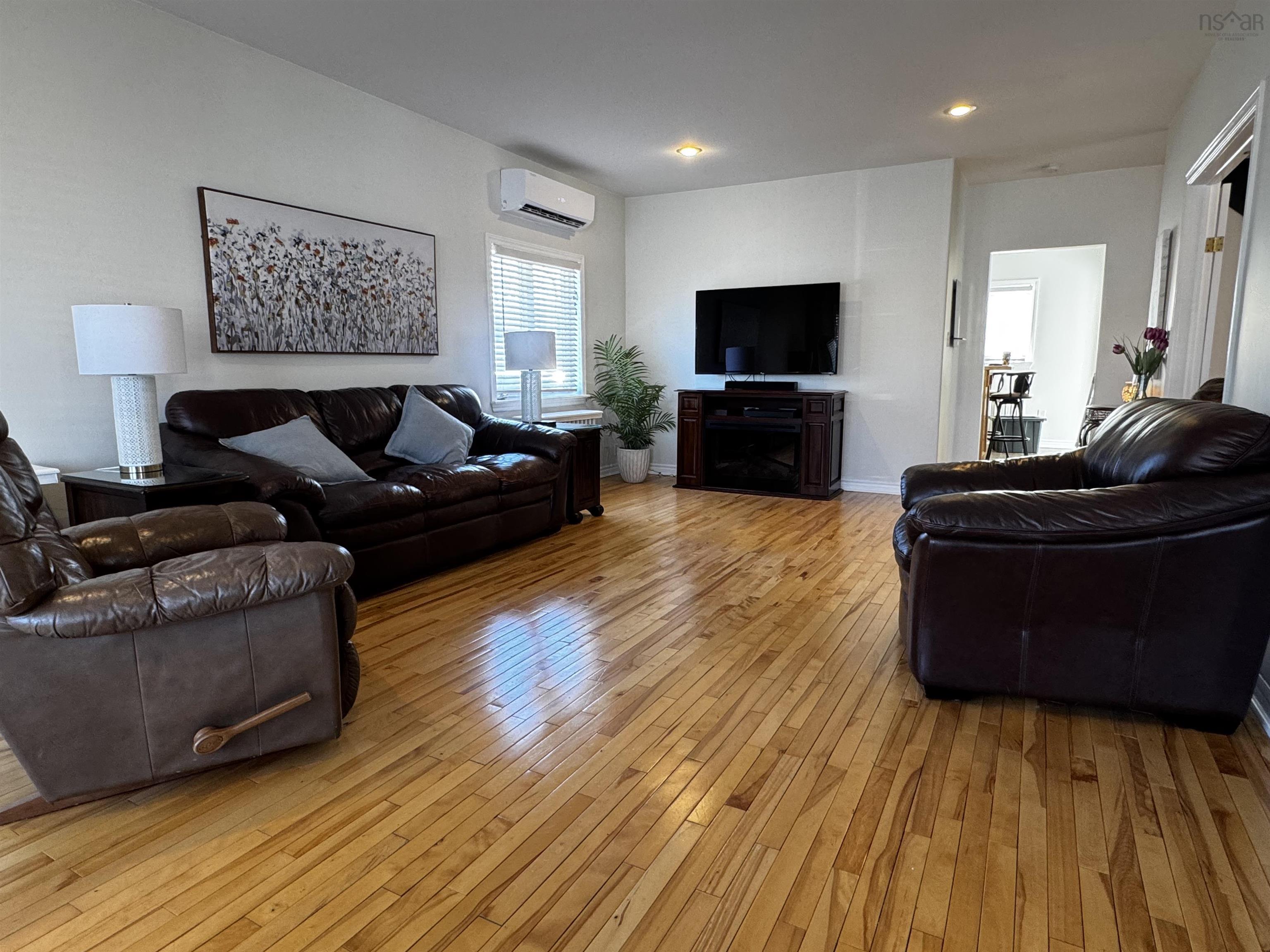 $319,900.00: 75 Lower MacLean Street, Glace Bay