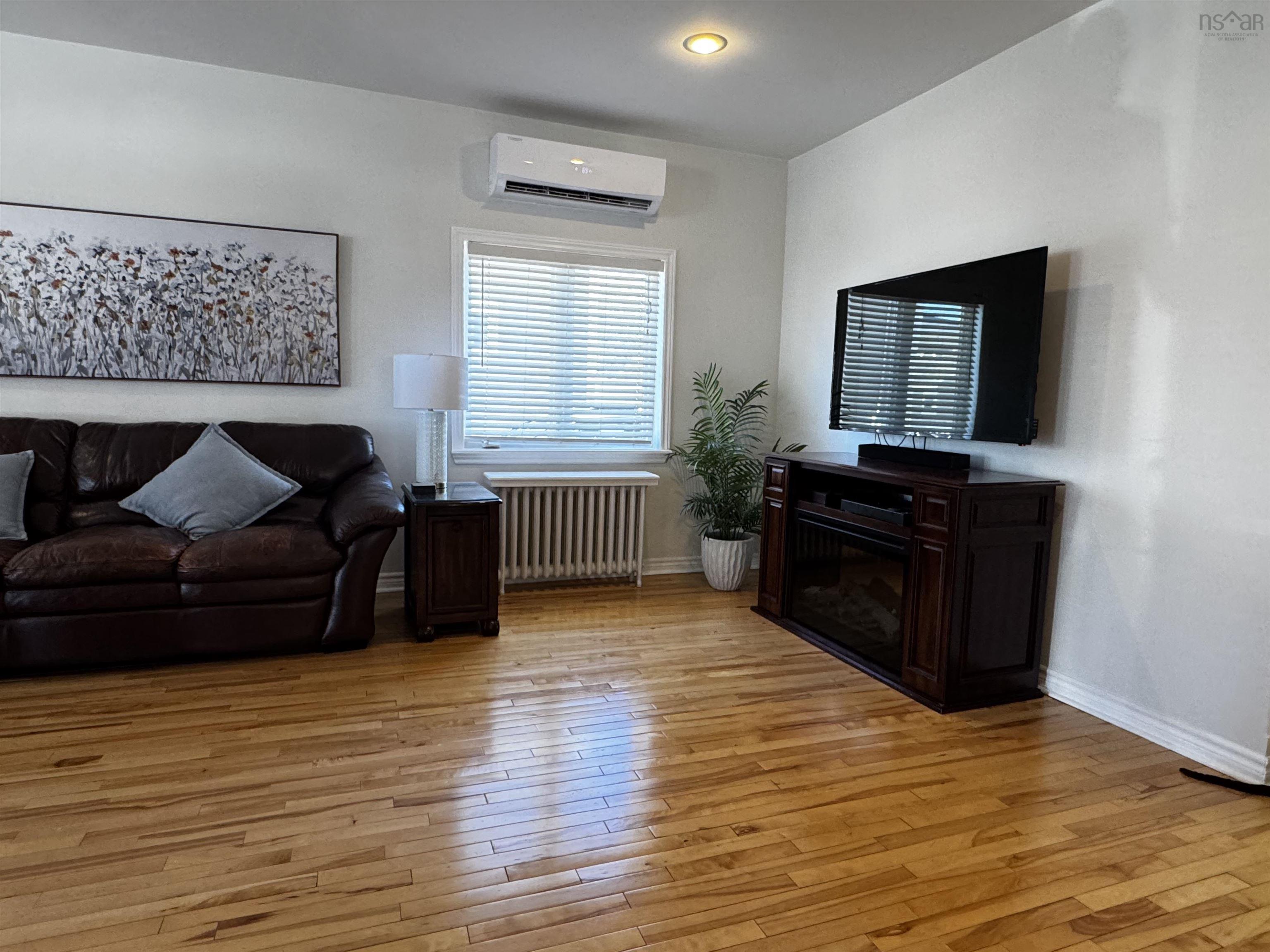 $319,900.00: 75 Lower MacLean Street, Glace Bay