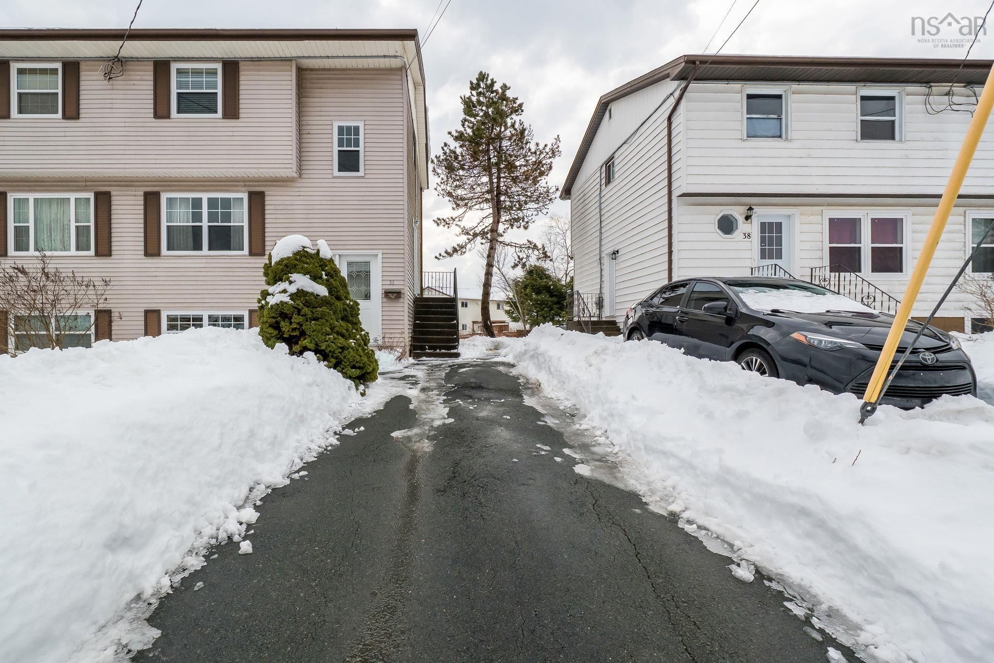 $425,000.00: 36 Armoyan Drive, Lower Sackville