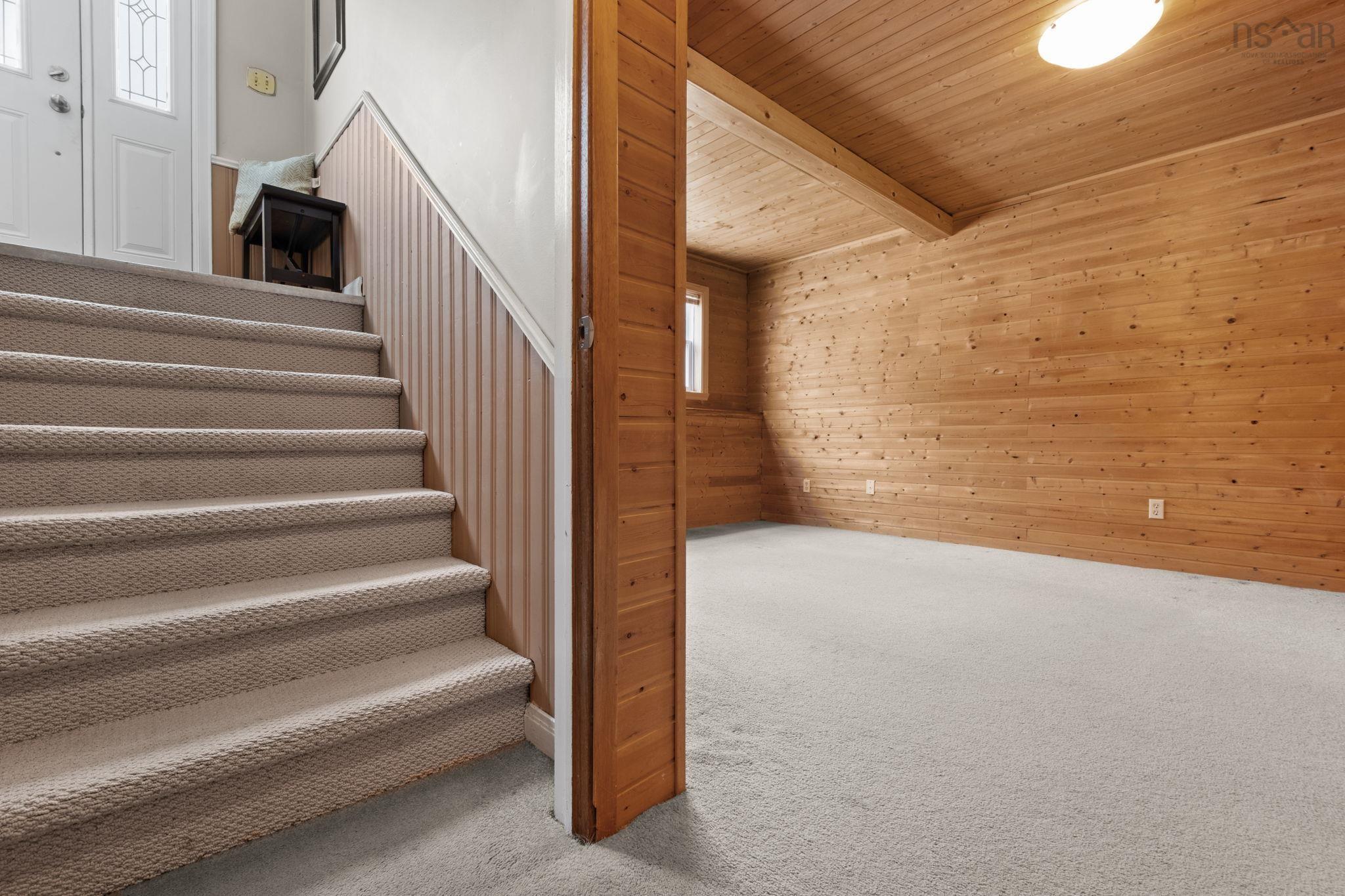 $425,000.00: 36 Armoyan Drive, Lower Sackville