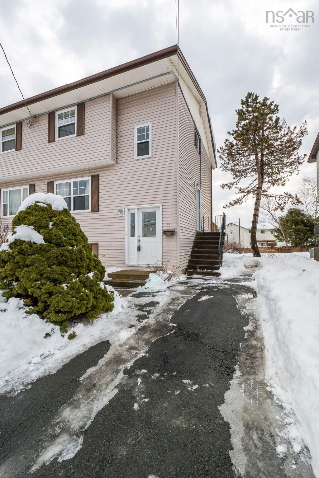 $425,000.00: 36 Armoyan Drive, Lower Sackville