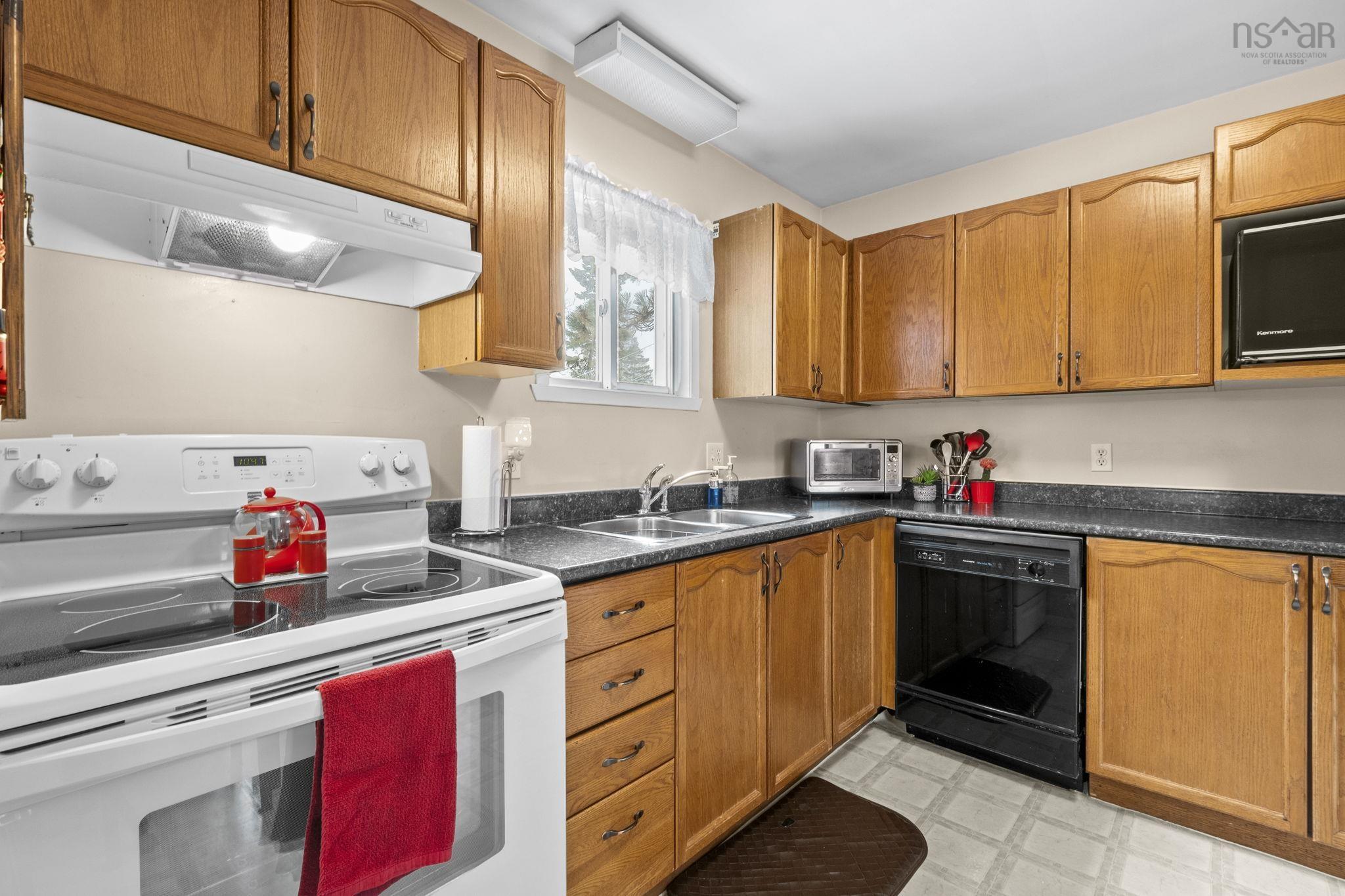 $425,000.00: 36 Armoyan Drive, Lower Sackville