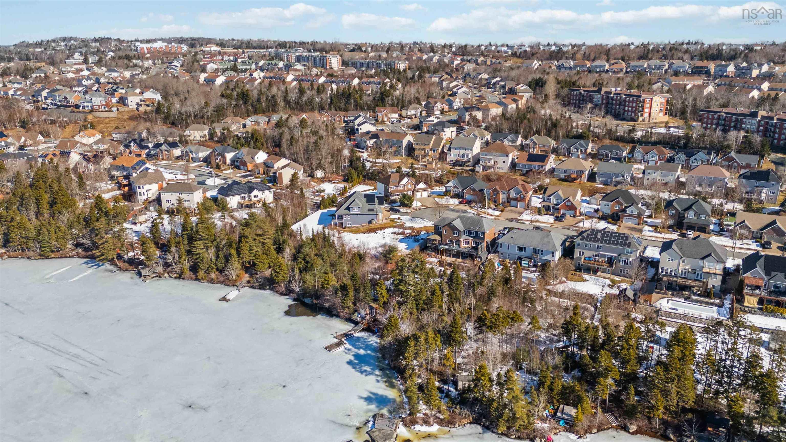 $796,900.00: 78 Edgewater Close, Dartmouth