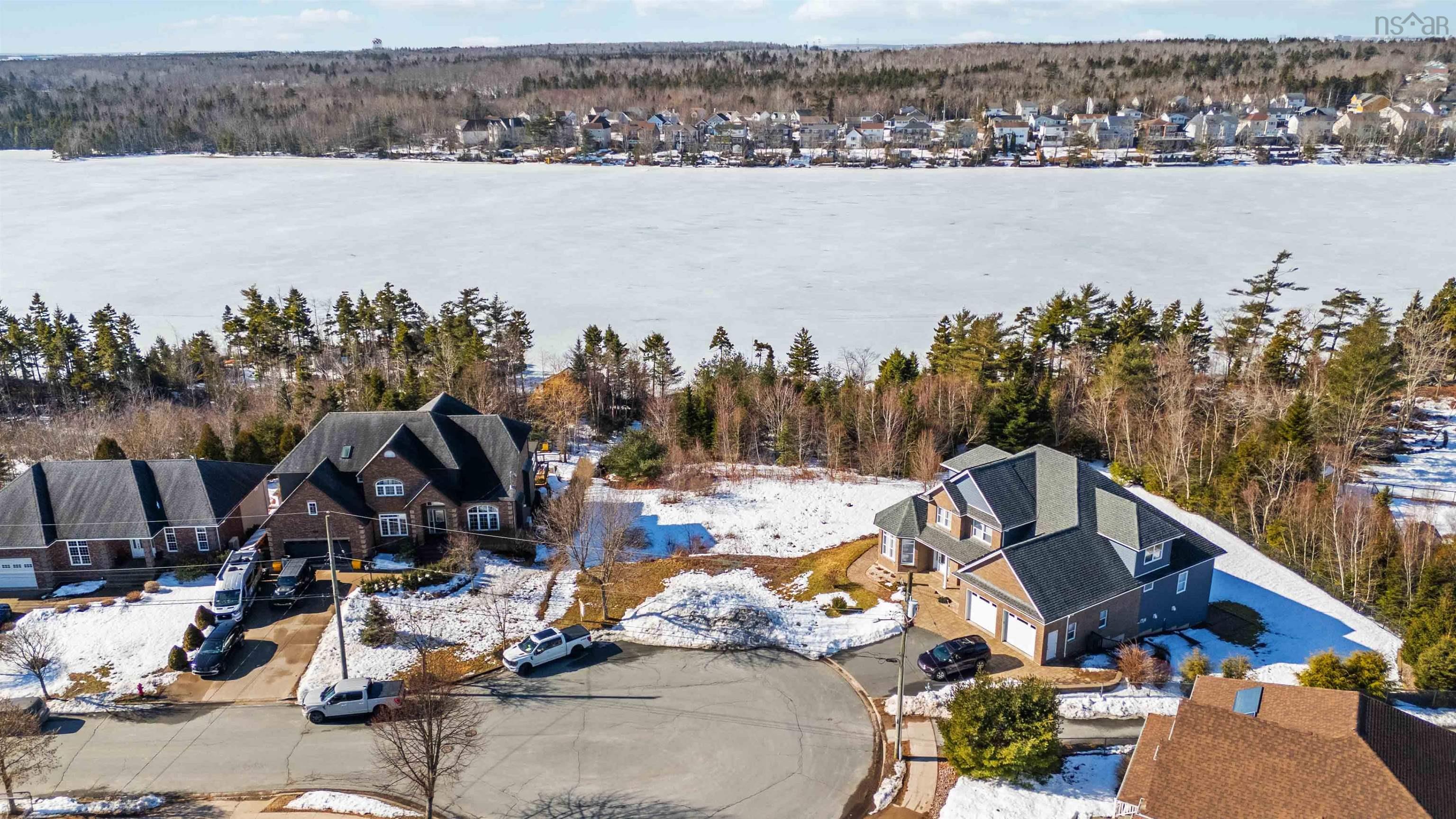 $796,900.00: 78 Edgewater Close, Dartmouth