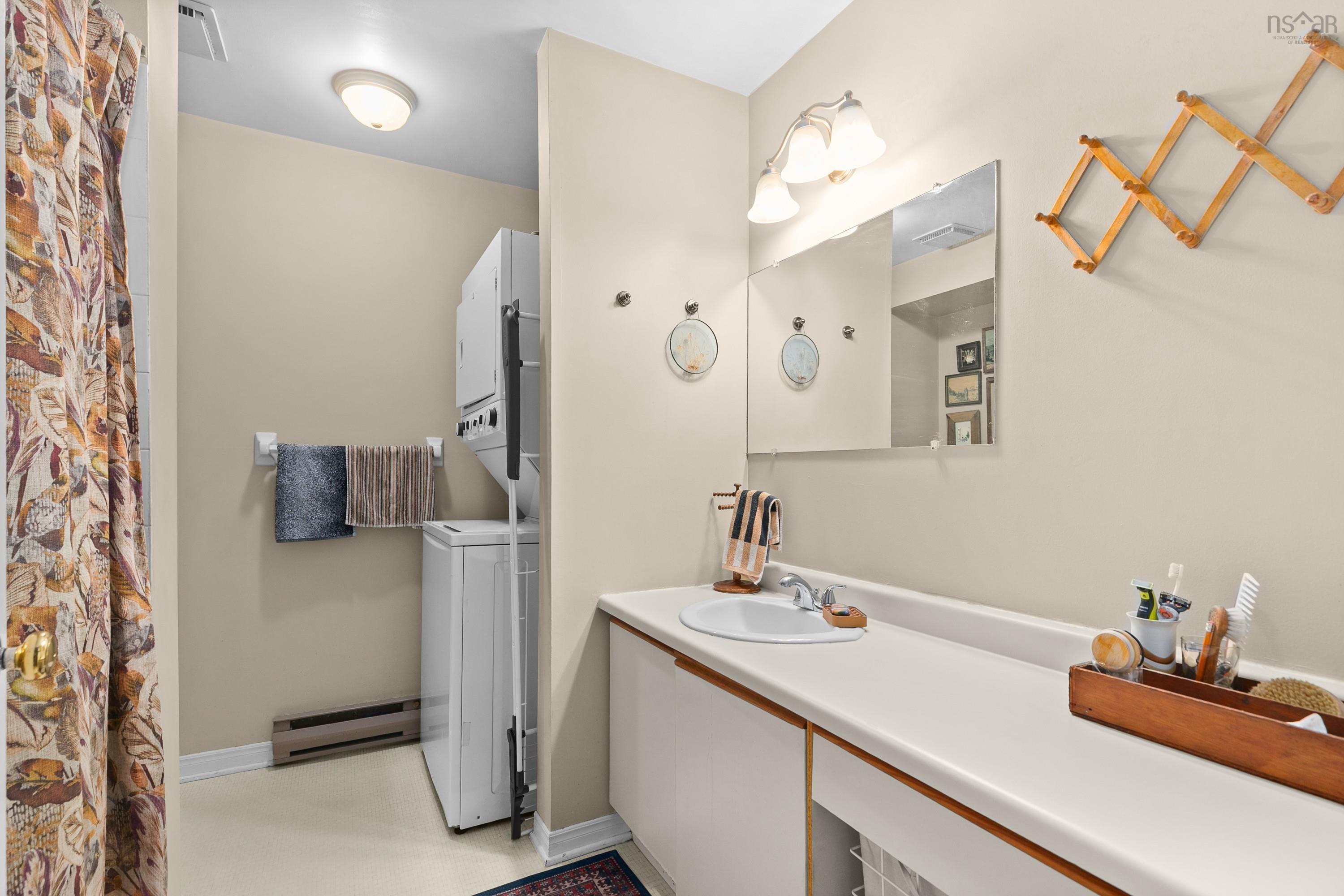 $389,900.00: 211 12 Spinnaker Drive, Halifax