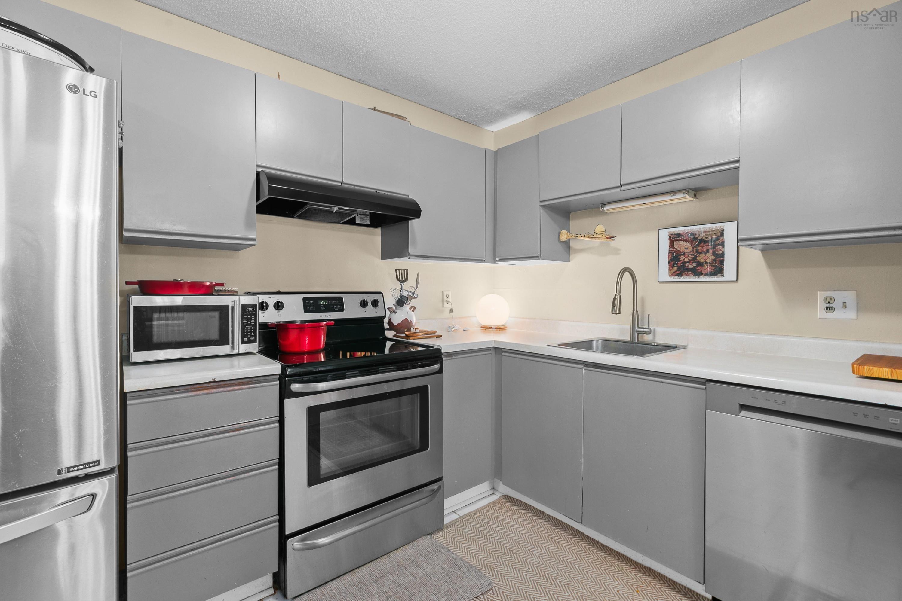 $389,900.00: 211 12 Spinnaker Drive, Halifax