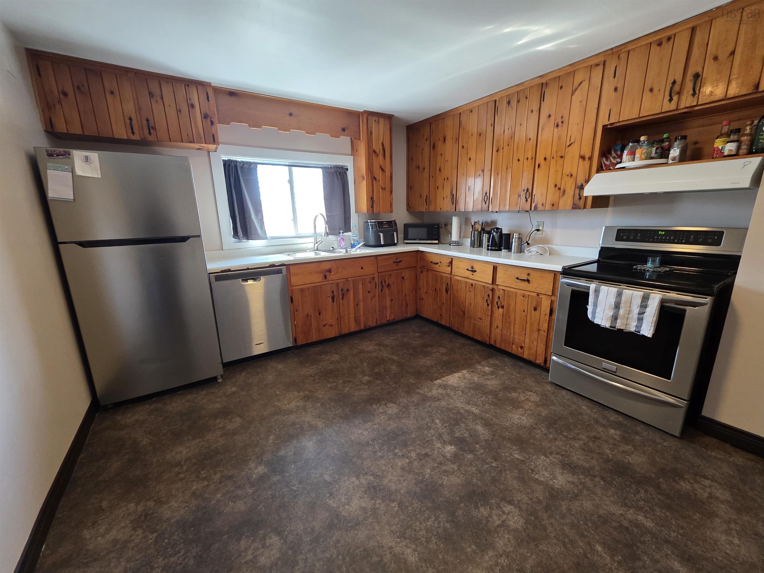 $629,900.00: 123 MOUNT EDWARD Road, Dartmouth