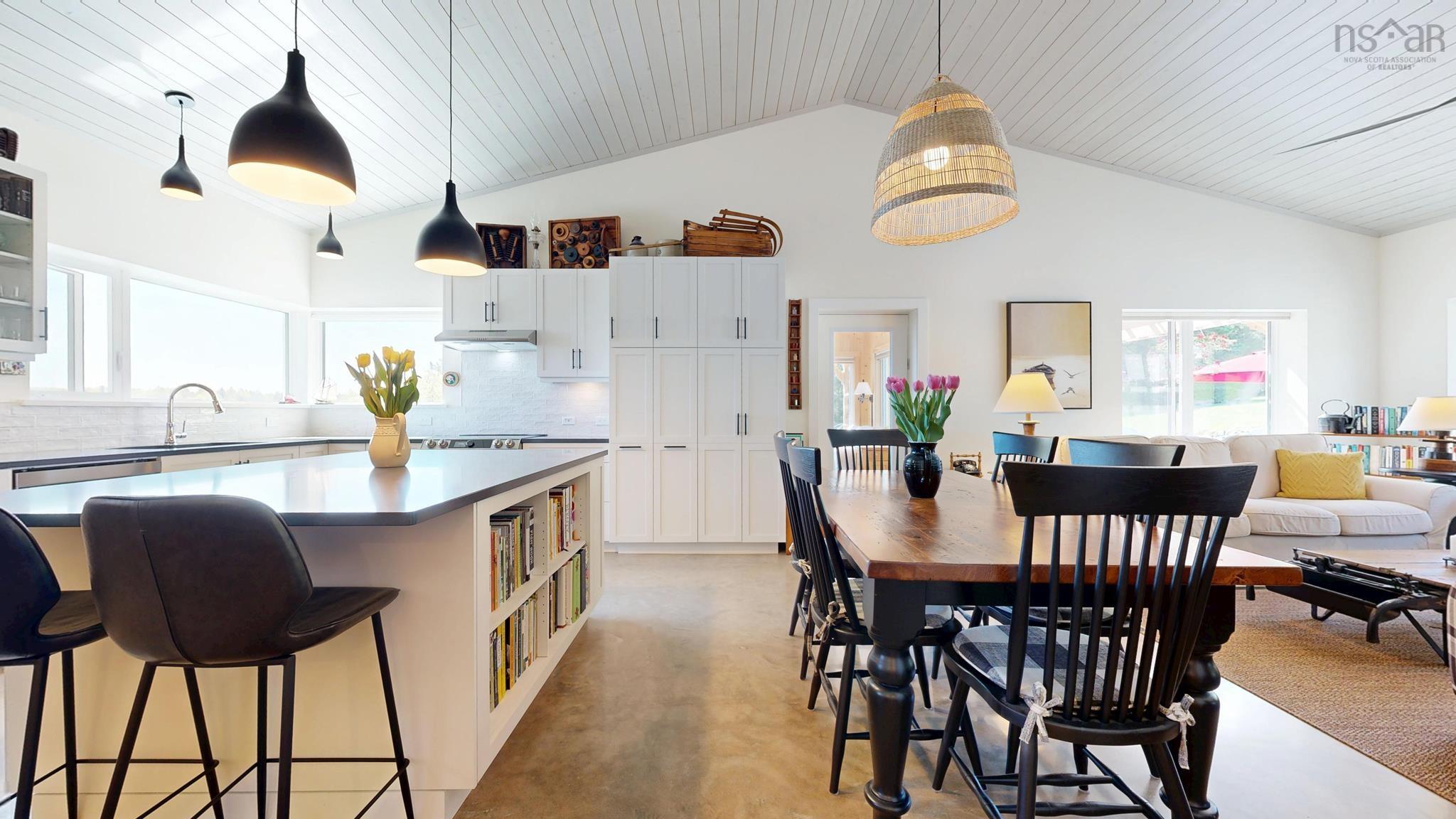 $1,235,000.00: 207 Hebb Point Road, Heckmans Island